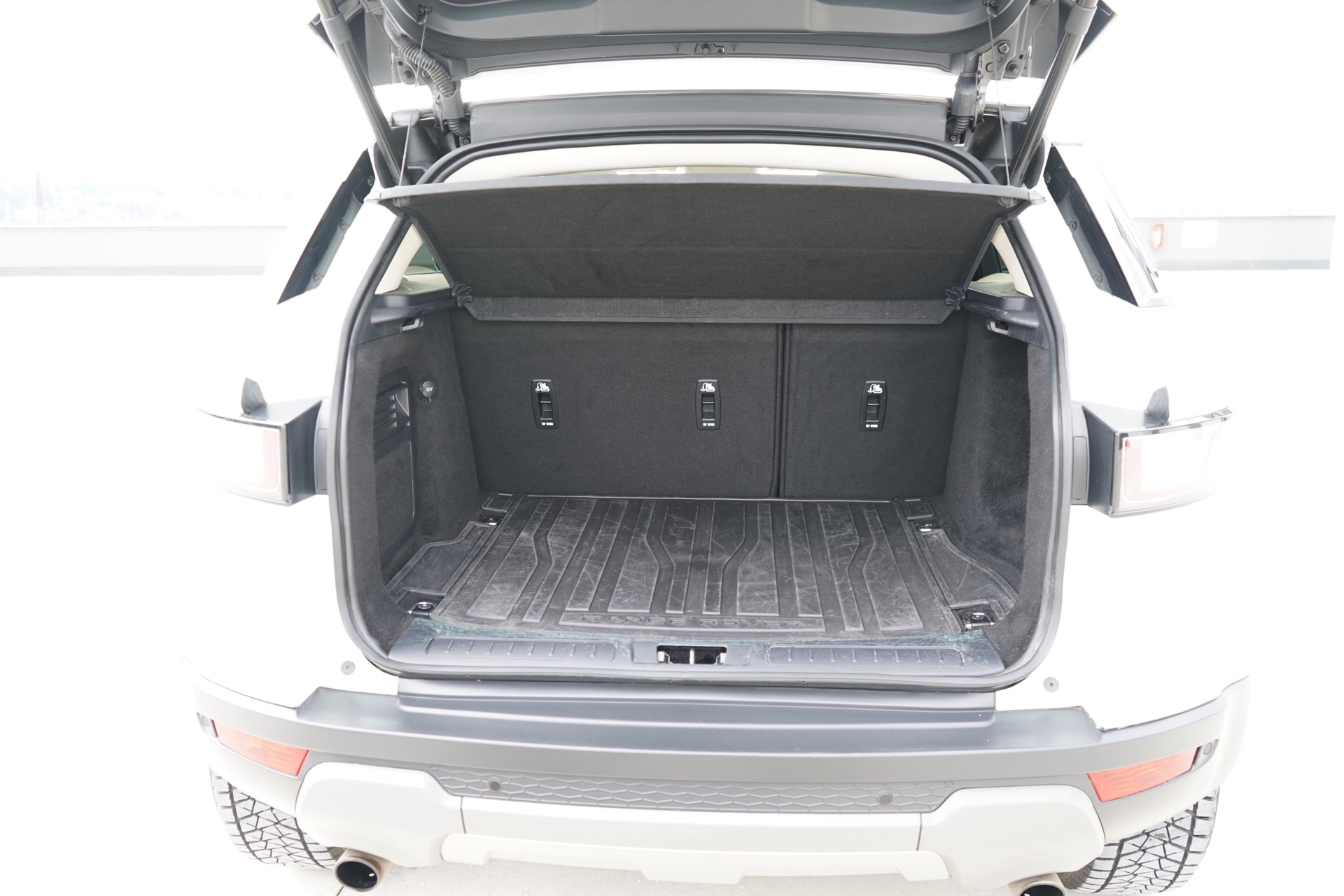 /worldwidemodernauto/2016-LandRover-RangeRover-07571976948675485.jpg