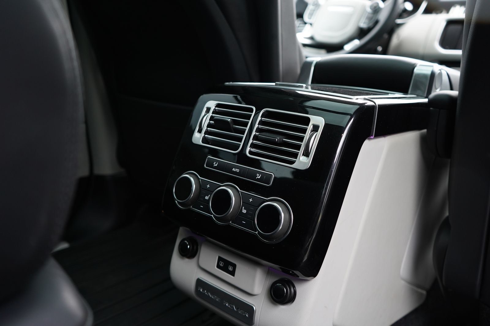 /worldwidemodernauto/2016-LandRover-RangeRover-16703644703309184.jpg