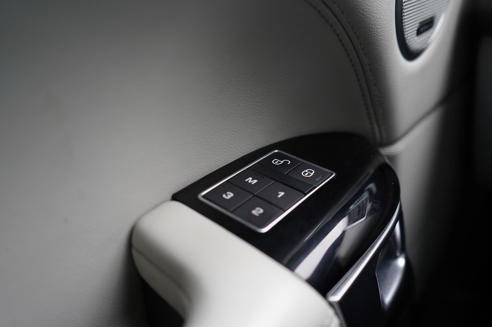 /worldwidemodernauto/2016-LandRover-RangeRover-7527111217518379.jpg