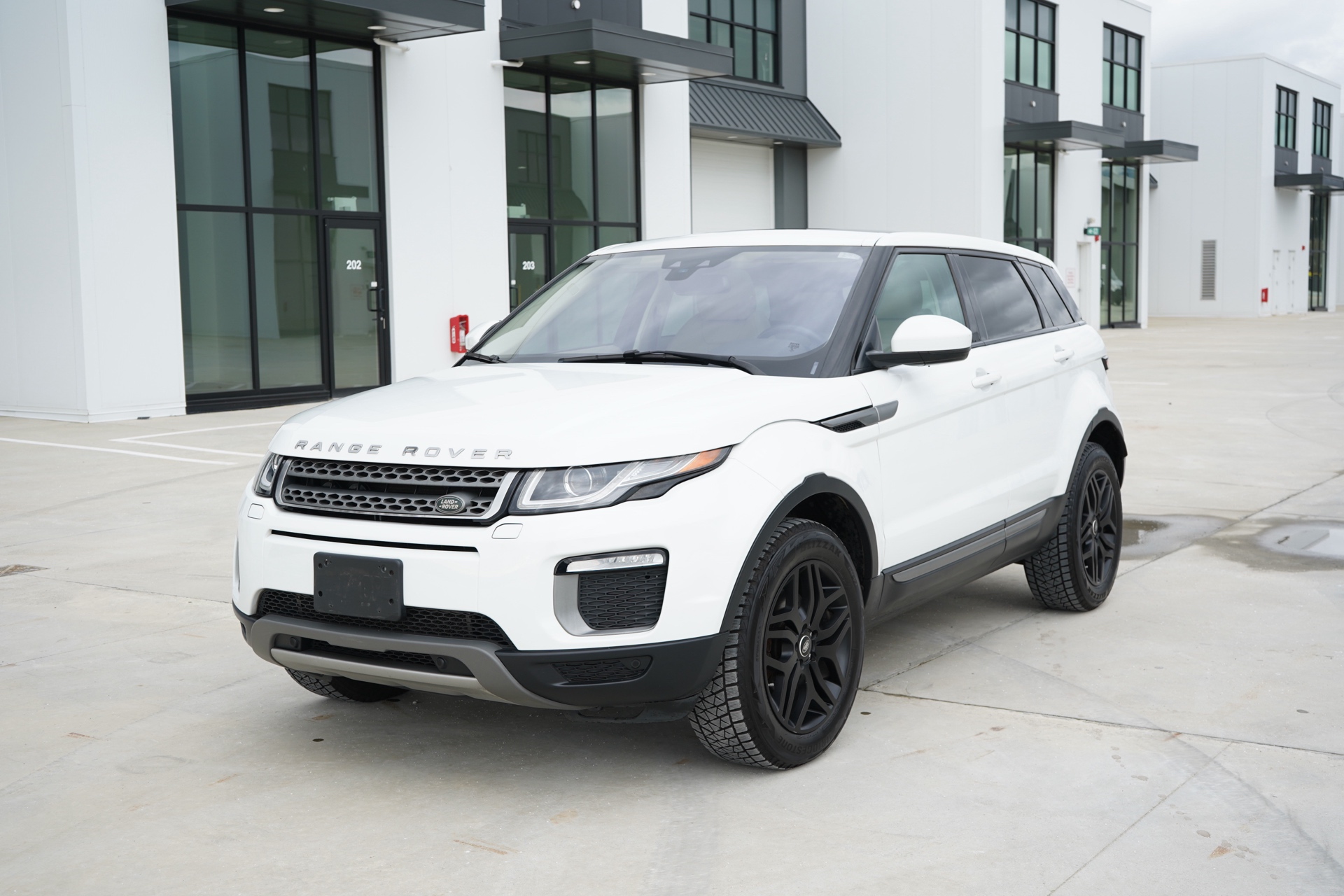 /worldwidemodernauto/2016-LandRover-RangeRover-9892700250501396.jpg