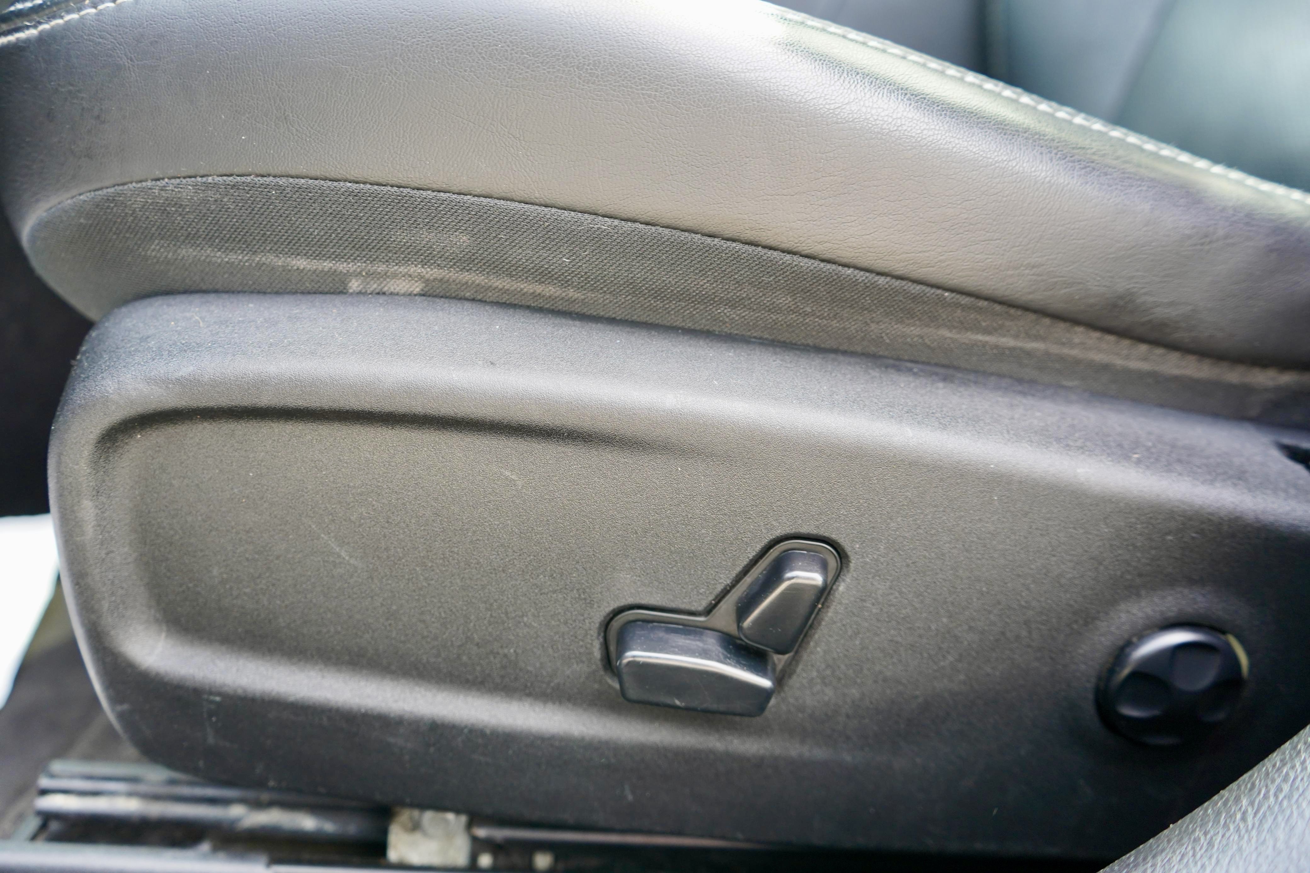 /worldwidemodernauto/2017-Chrysler-300-3259291843178047.jpg