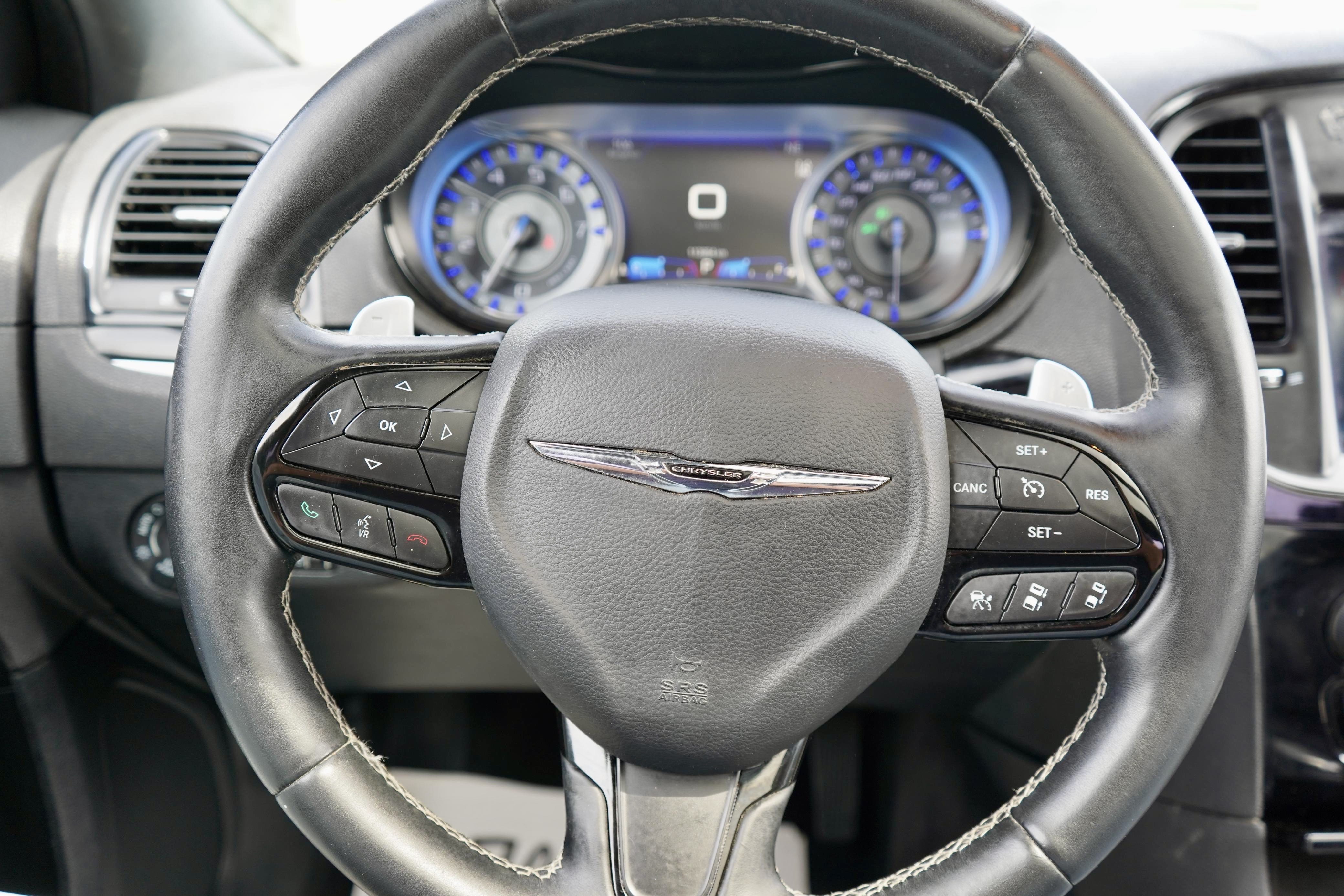 /worldwidemodernauto/2017-Chrysler-300-386917510652534.jpg