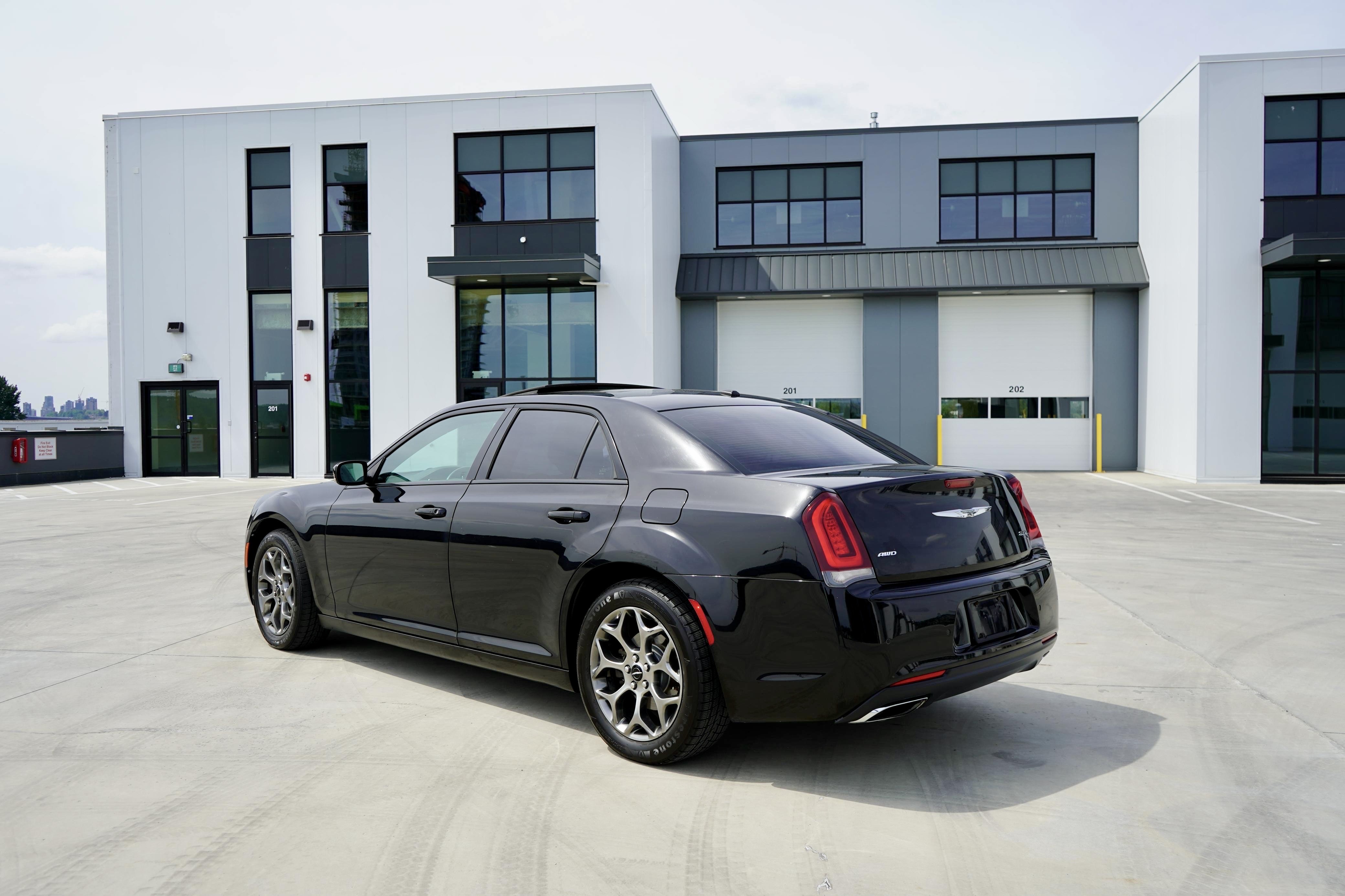 /worldwidemodernauto/2017-Chrysler-300-7356341579055263.jpg
