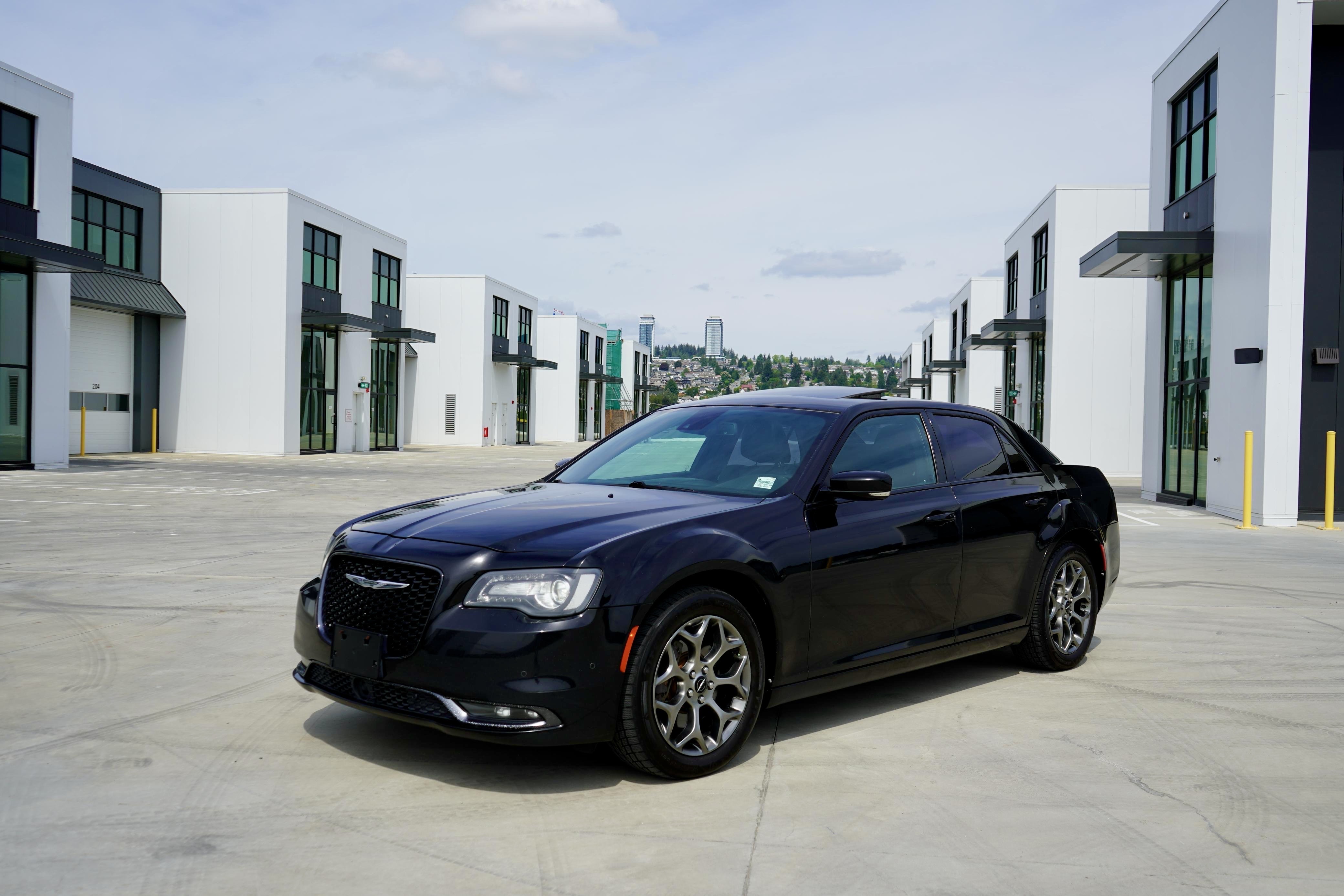 /worldwidemodernauto/2017-Chrysler-300-9463455571647899.jpg