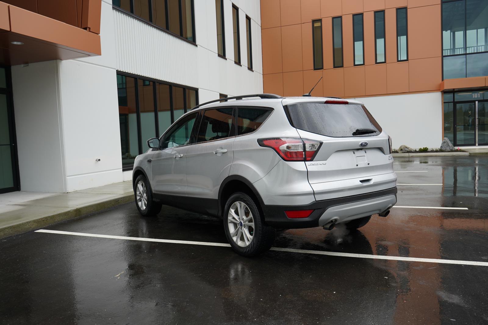 /worldwidemodernauto/2017-Ford-Escape-42102650921484797.jpg