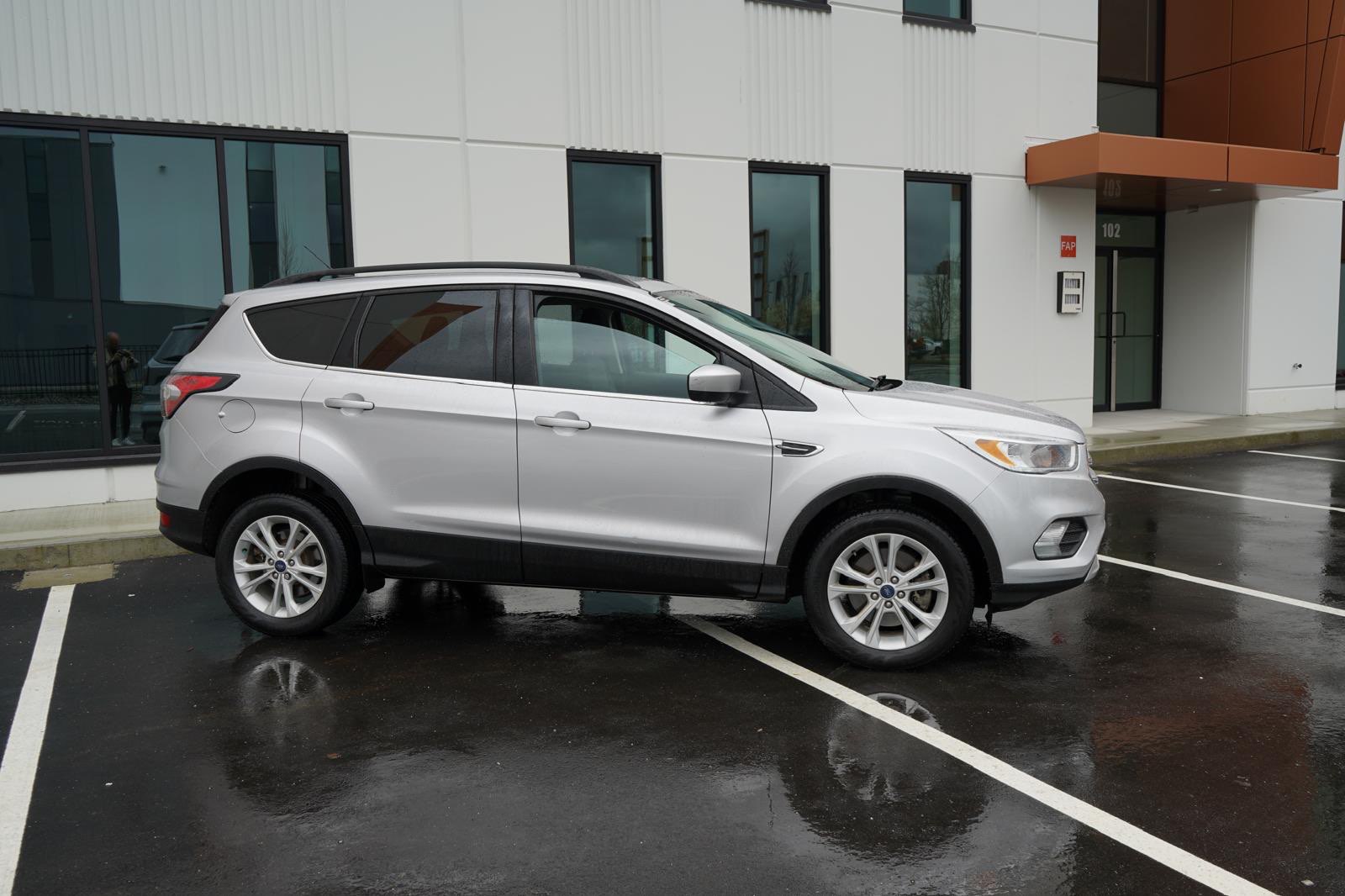 /worldwidemodernauto/2017-Ford-Escape-9716502309368362.jpg