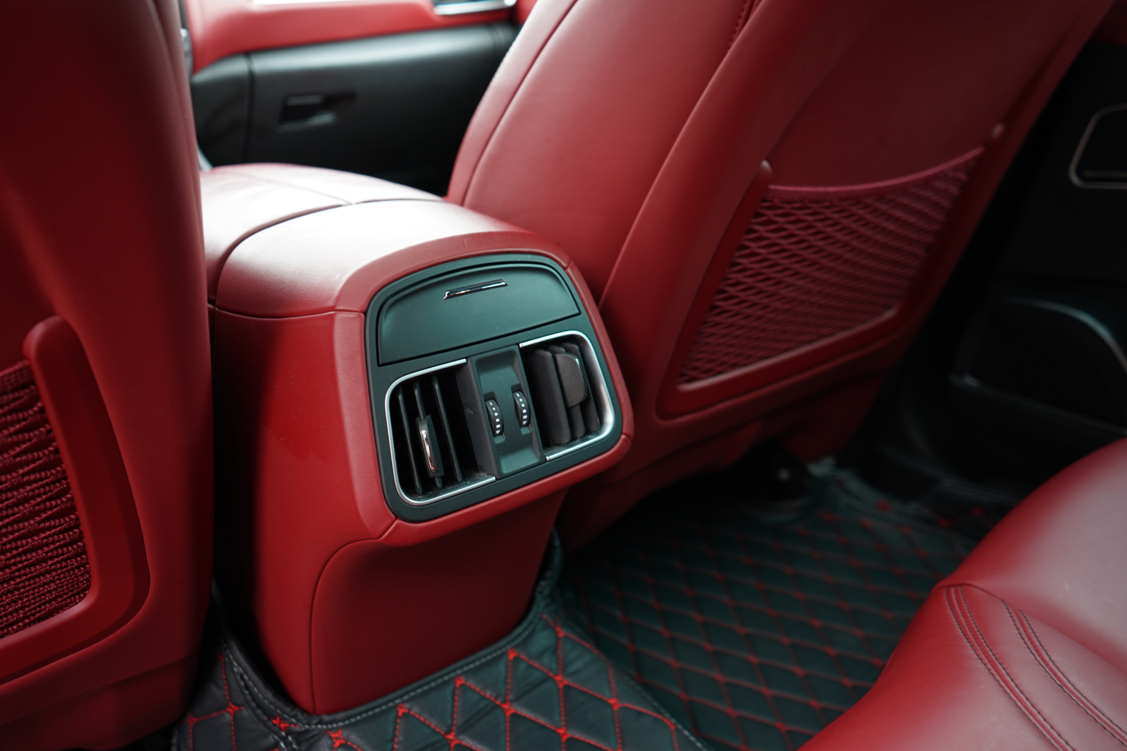 /worldwidemodernauto/2017-Maserati-Levante-9775610938184667.jpg