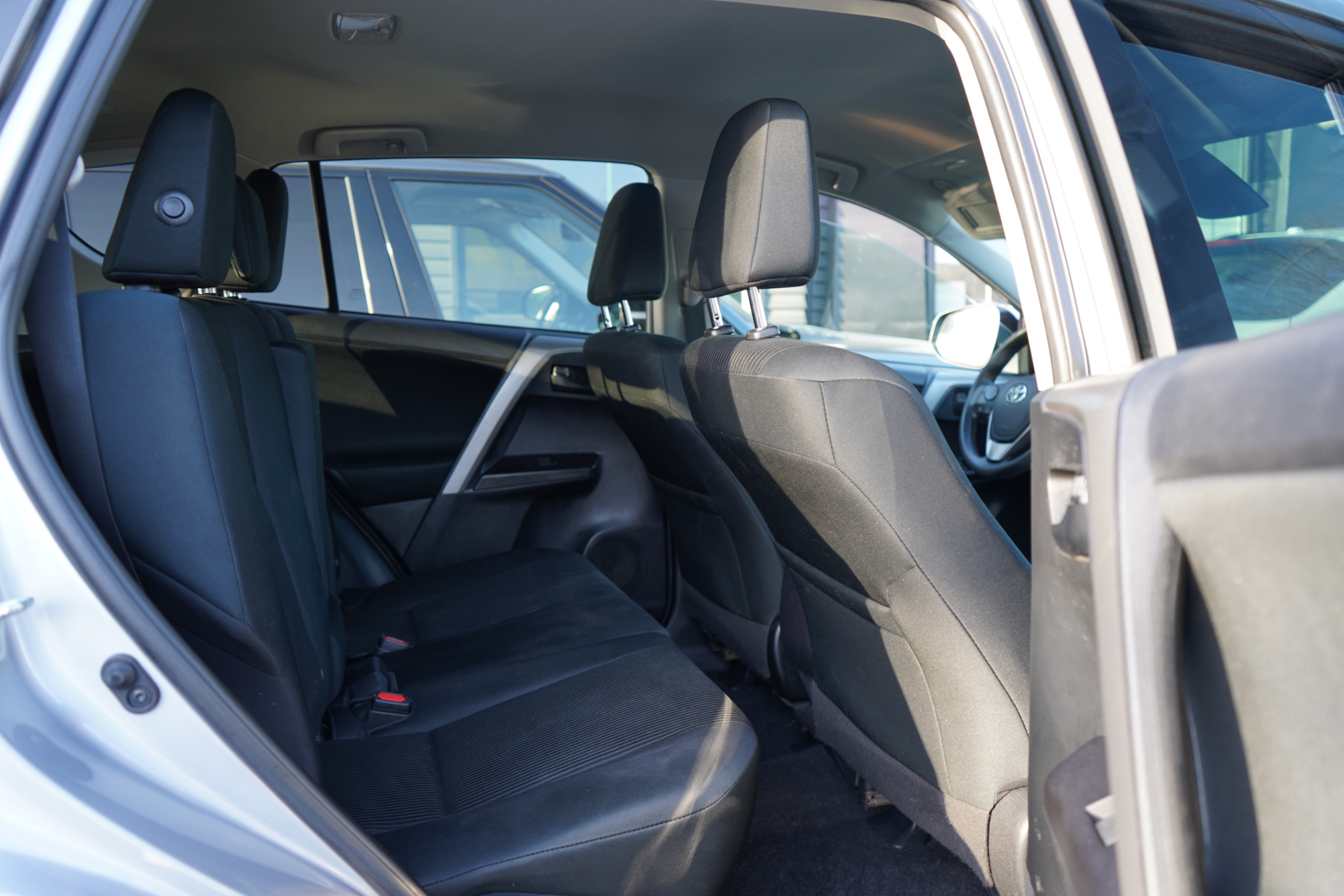 /worldwidemodernauto/2017-Toyota-RAV4-09832119226875724.jpg