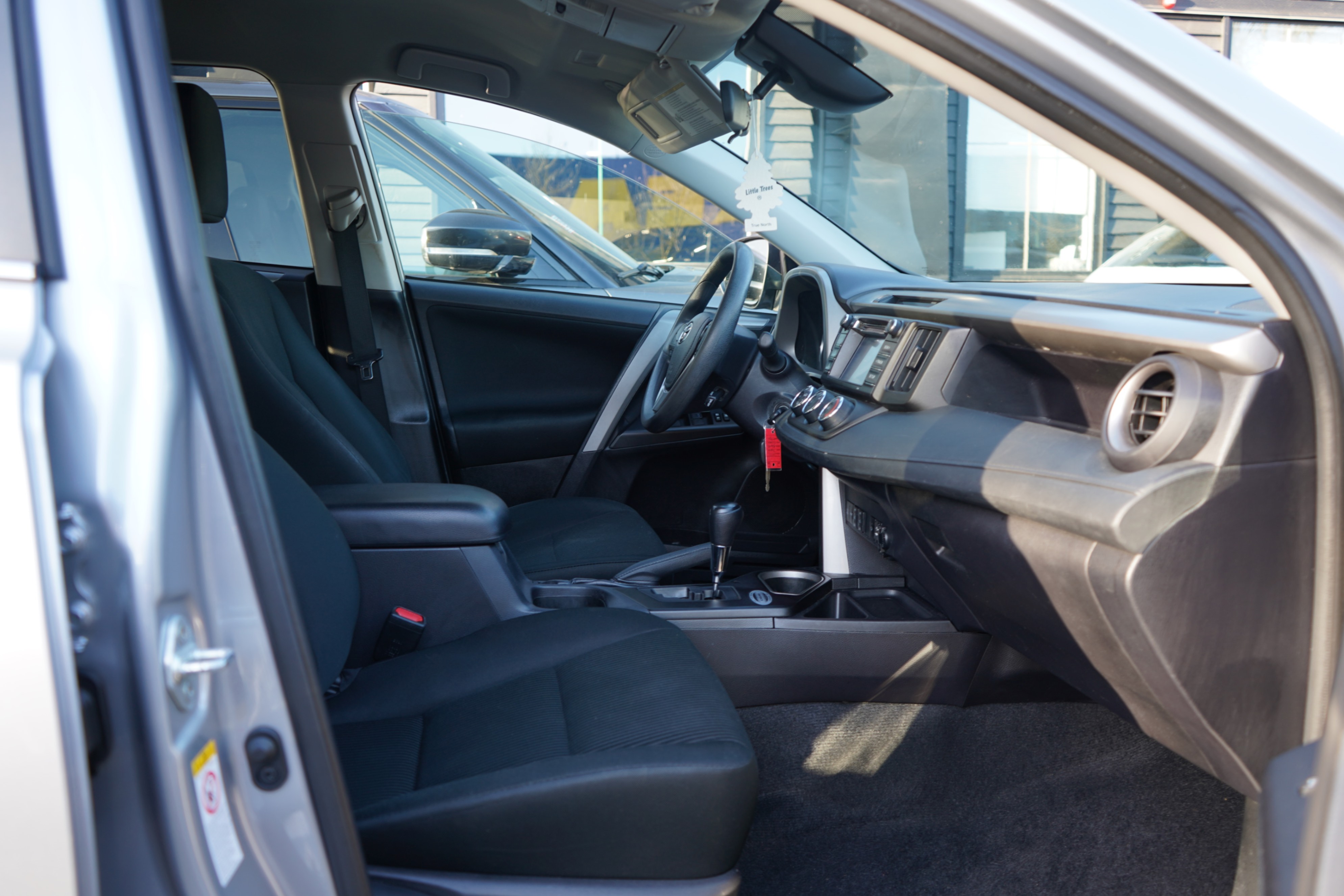 /worldwidemodernauto/2017-Toyota-RAV4-2467754565987934.jpg