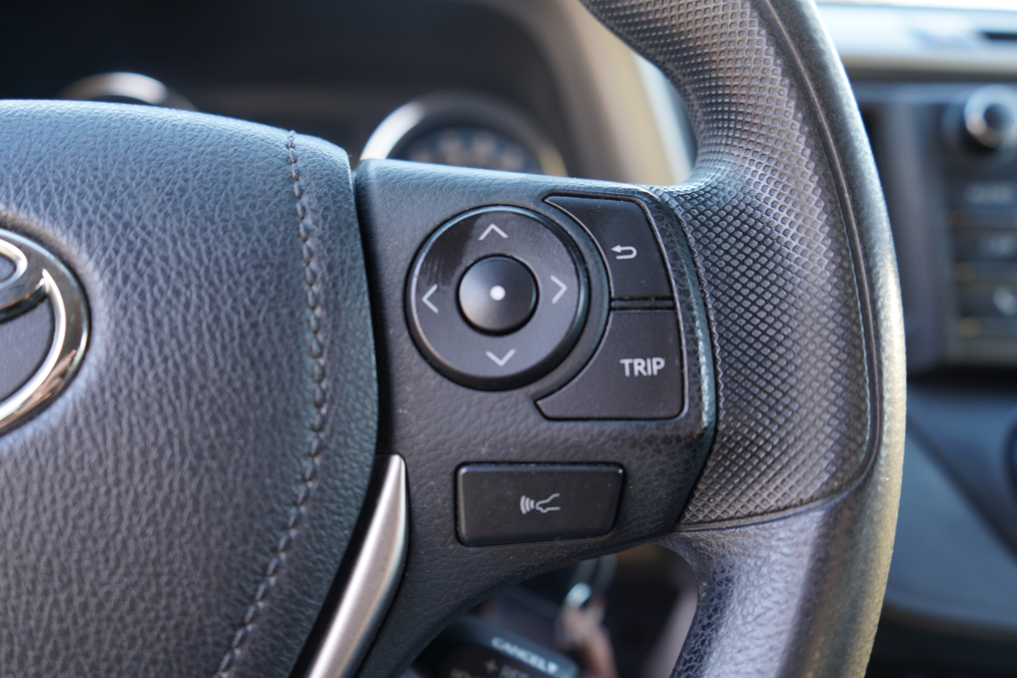 /worldwidemodernauto/2017-Toyota-RAV4-43688330779302986.jpg