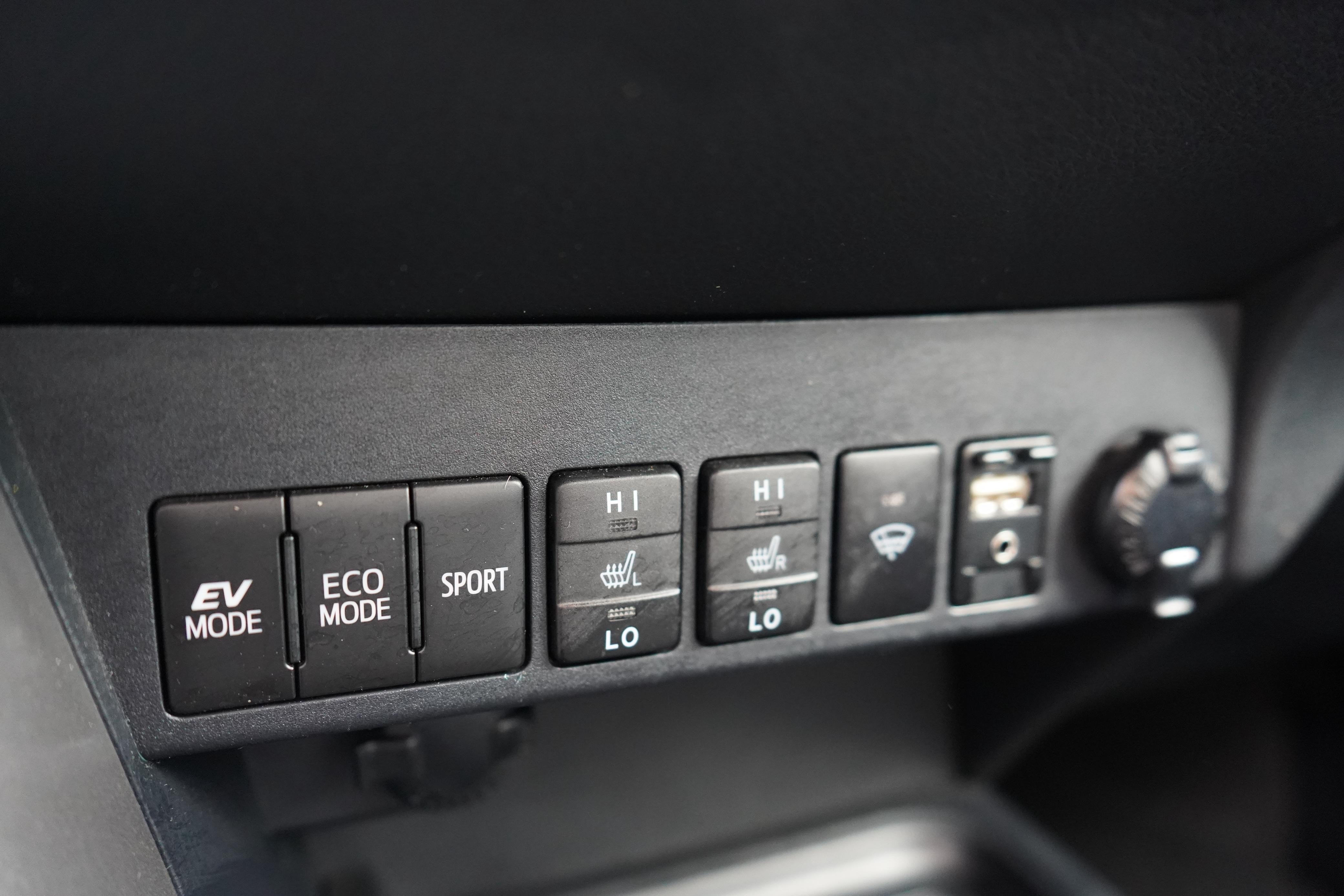 /worldwidemodernauto/2017-Toyota-RAV4-5500504497156087.jpg