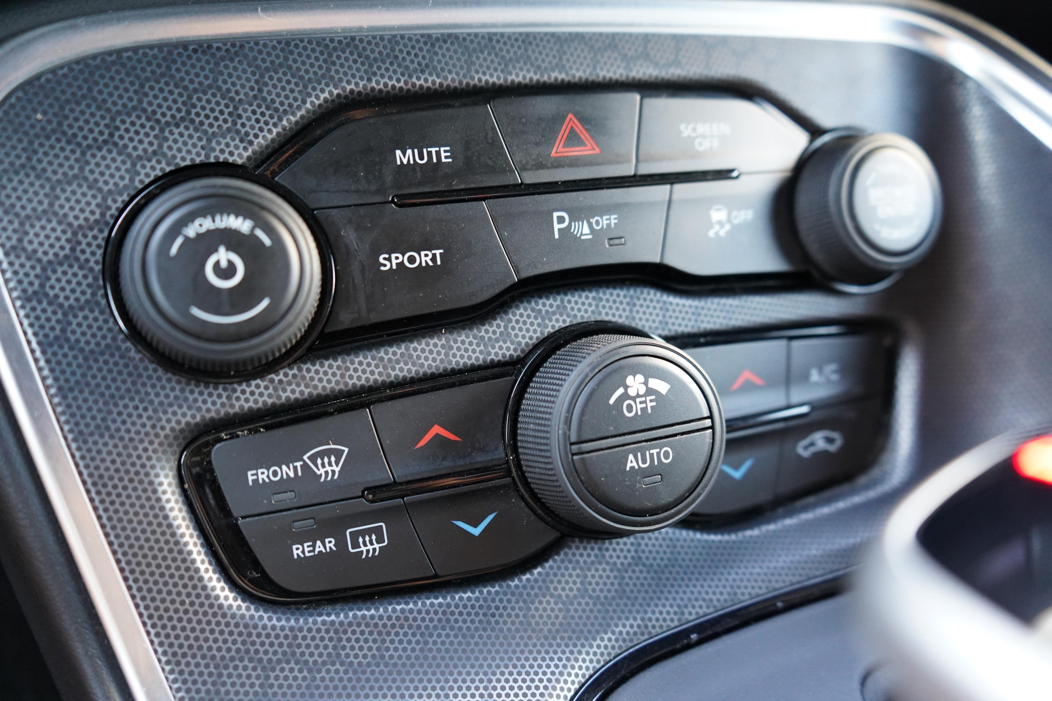 /worldwidemodernauto/2018-Dodge-Challenger-11180288349461076.jpg