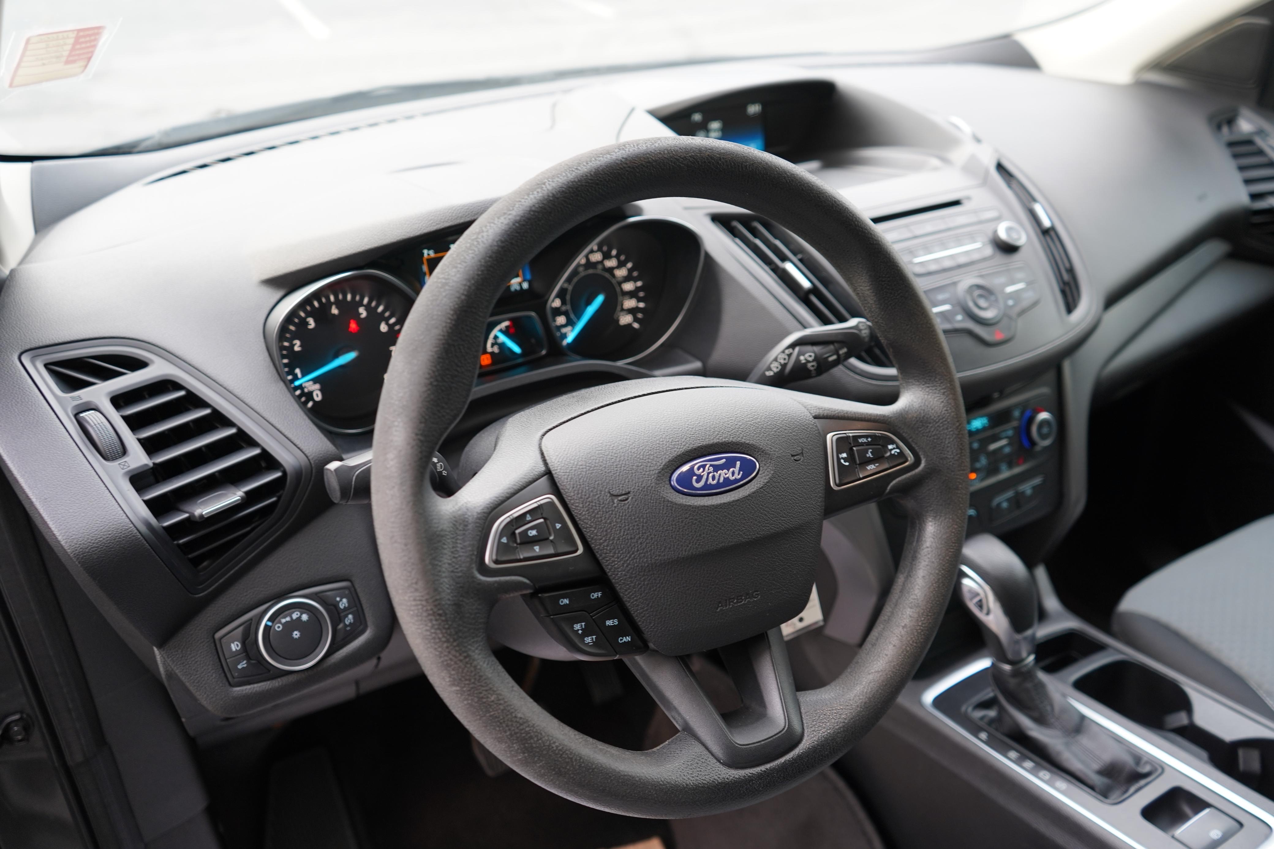 /worldwidemodernauto/2018-Ford-Escape-9537091574538736.jpg