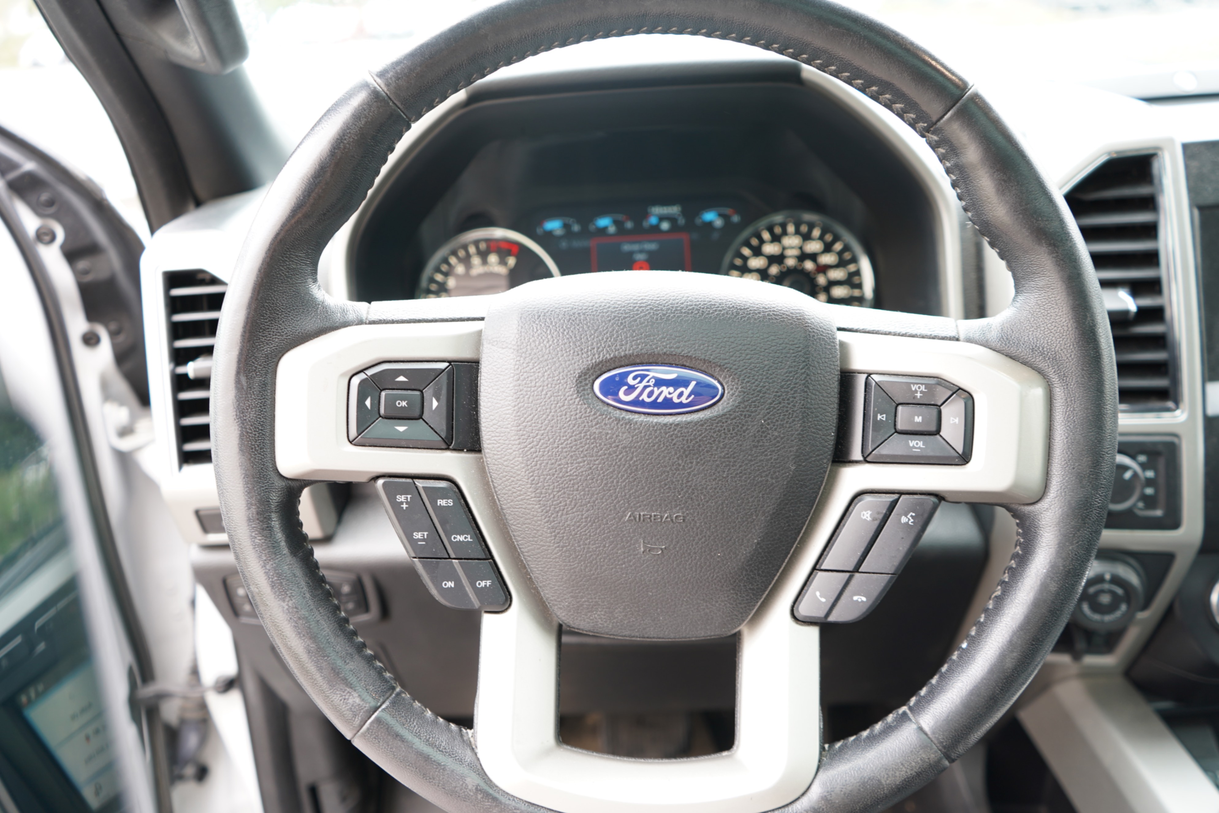 /worldwidemodernauto/2018-Ford-F-150-9566692121338098.jpg
