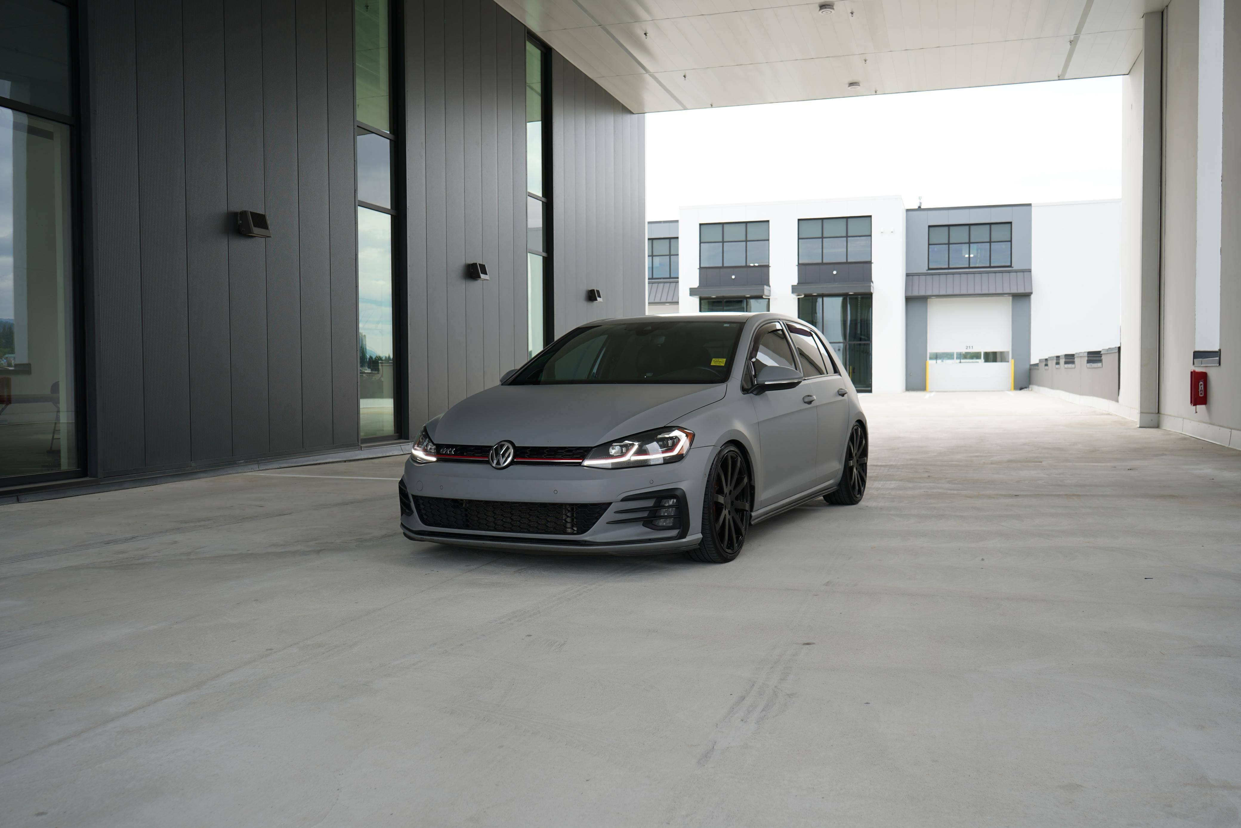 /worldwidemodernauto/2018-Volkswagen-GolfGTI-23440258583174334.jpg