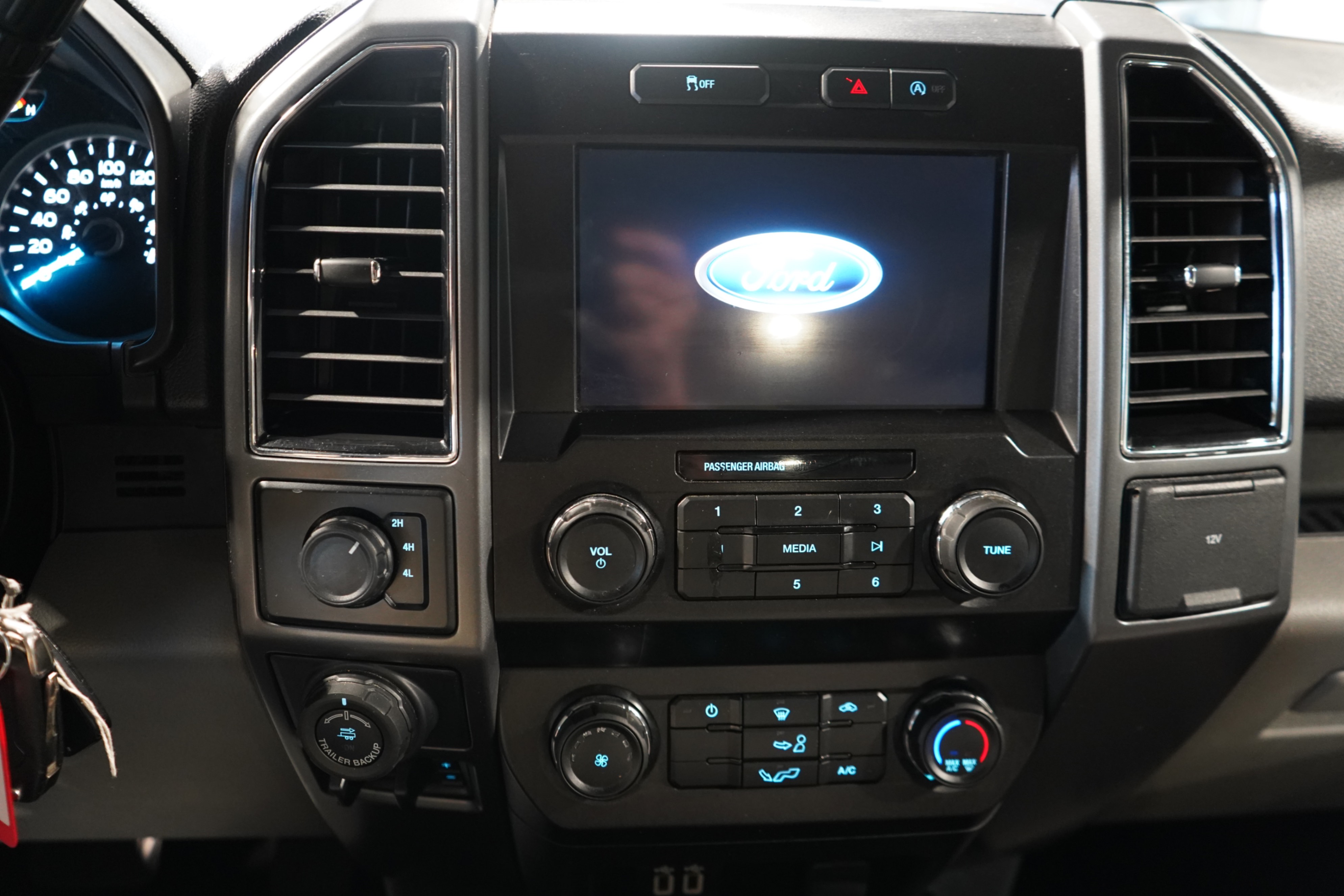 /worldwidemodernauto/2019-Ford-F-150-038952296746119996.jpg