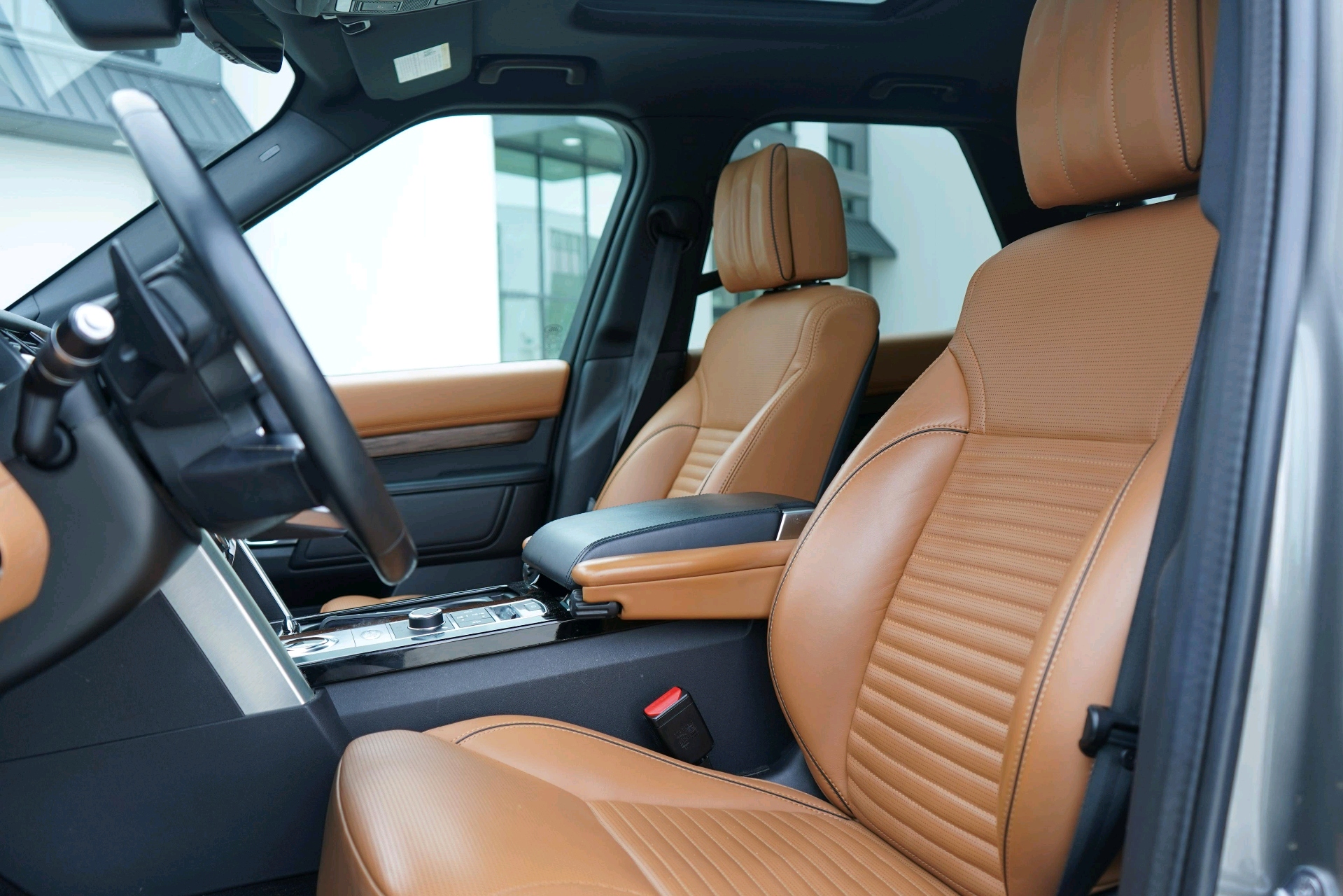 /worldwidemodernauto/2019-LandRover-Discovery-0737196218653966.jpg