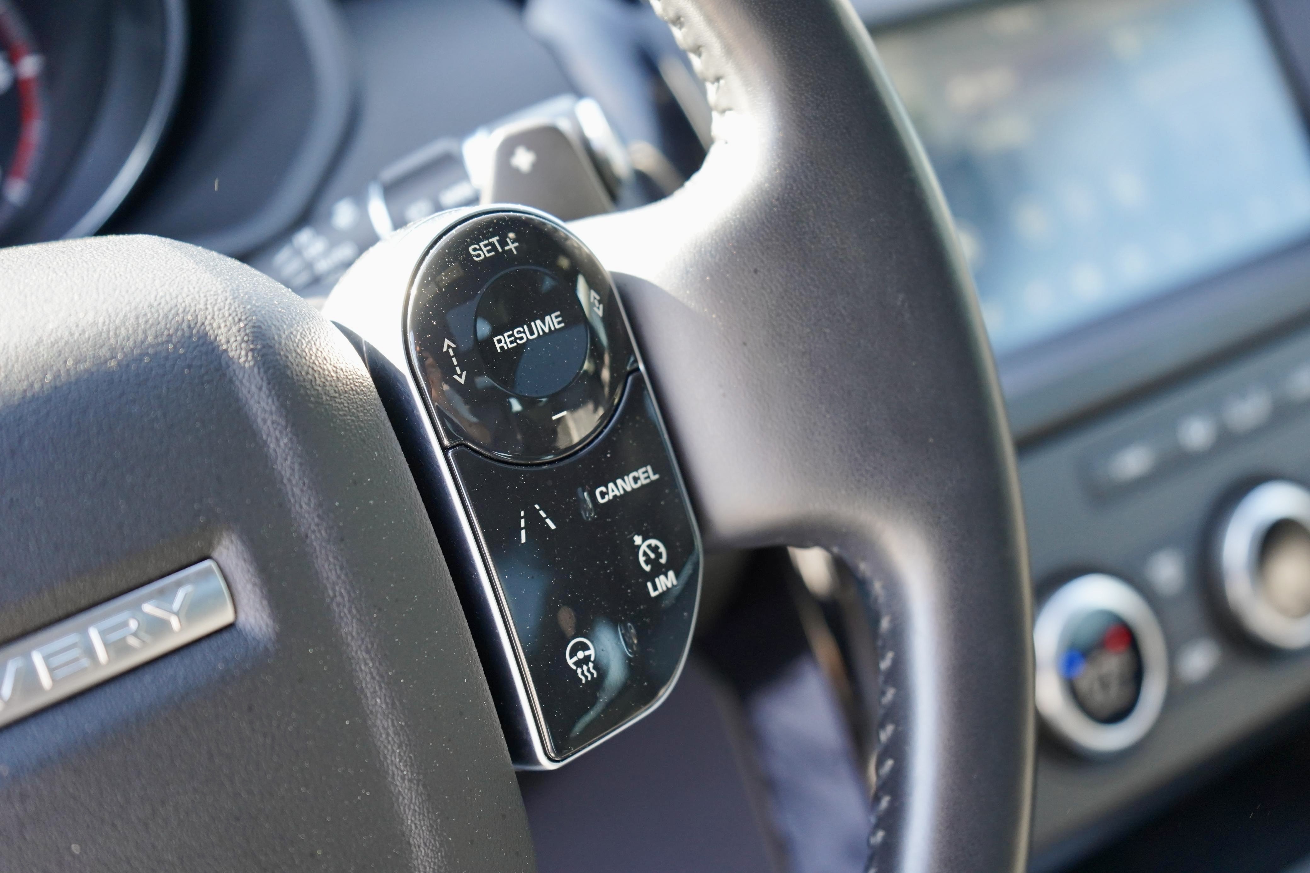 /worldwidemodernauto/2019-LandRover-Discovery-2025305743491943.jpg