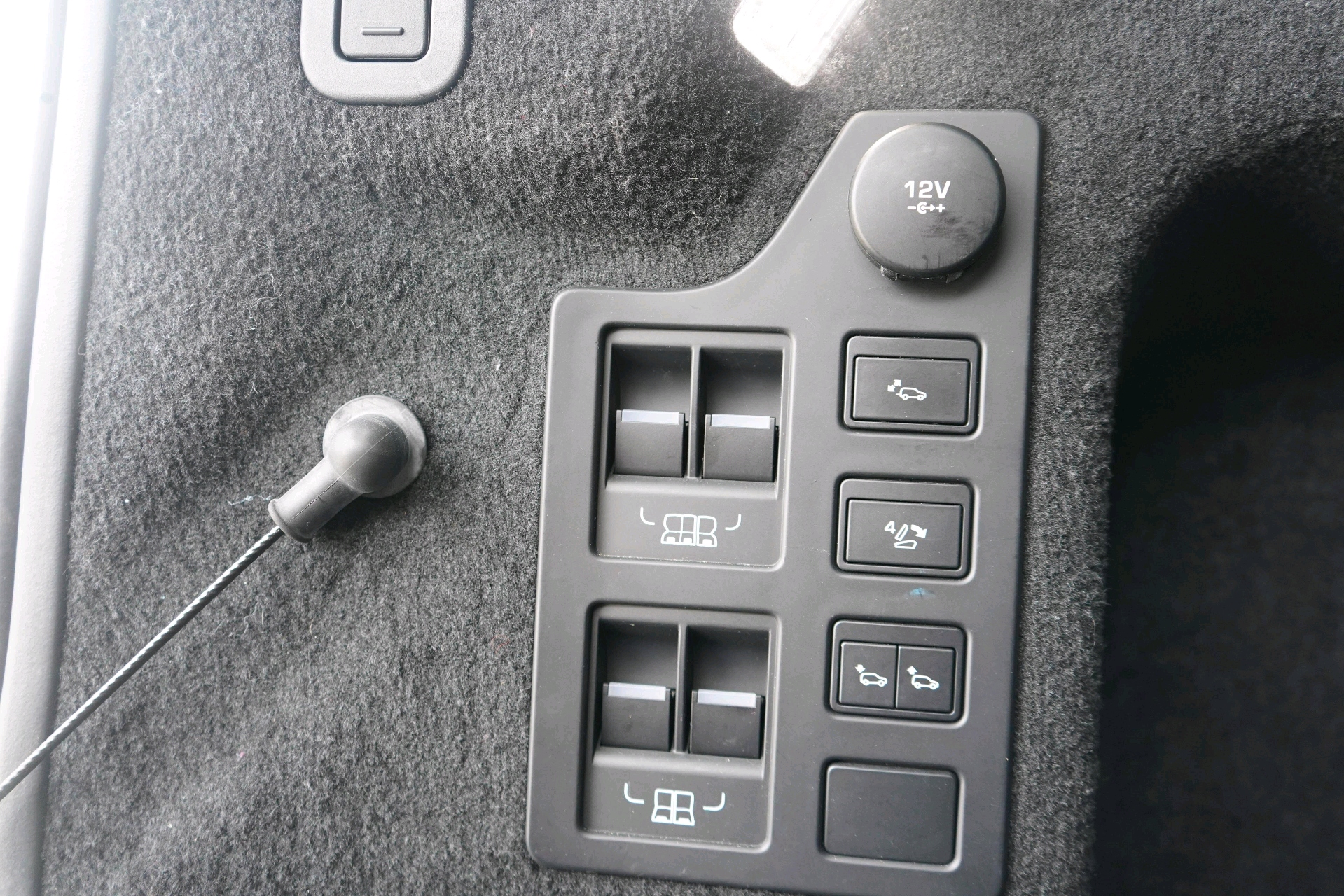 /worldwidemodernauto/2019-LandRover-Discovery-38684901509312564.jpg