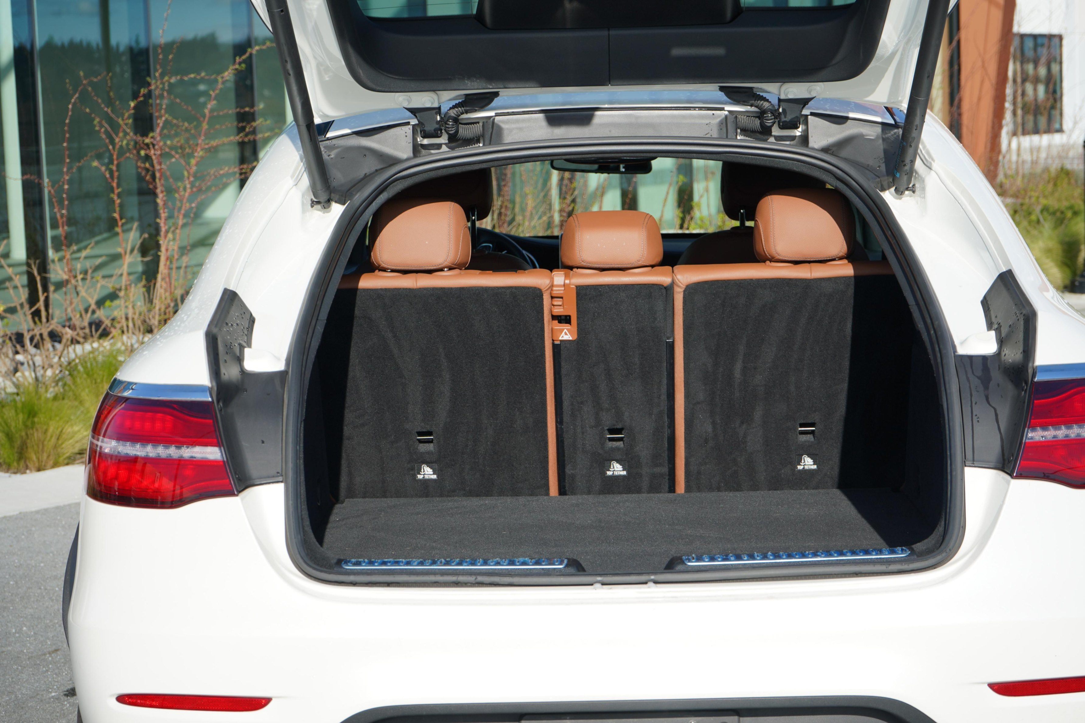 /worldwidemodernauto/2019-Mercedes-Benz-GLC-Class-30919944374232733.jpg