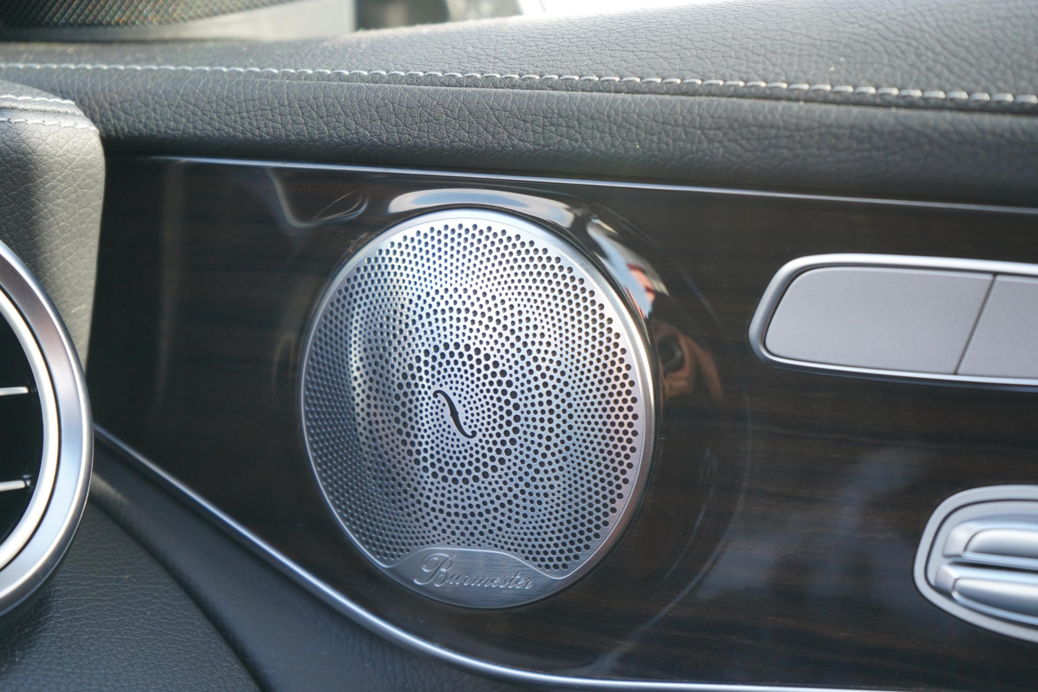 /worldwidemodernauto/2019-Mercedes-Benz-GLC-Class-723485537040041.jpg