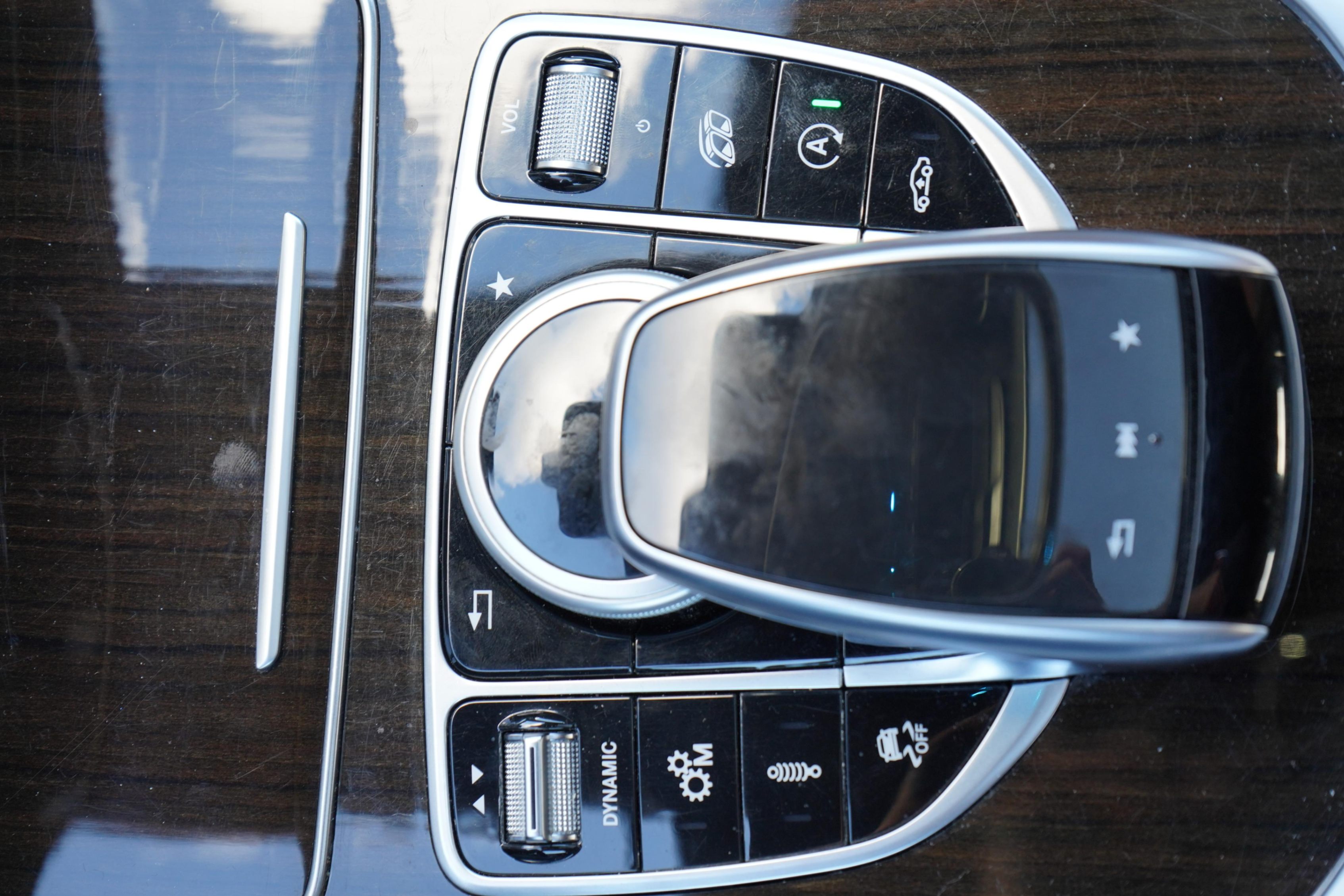 /worldwidemodernauto/2019-Mercedes-Benz-GLC-Class-7558096145212407.jpg