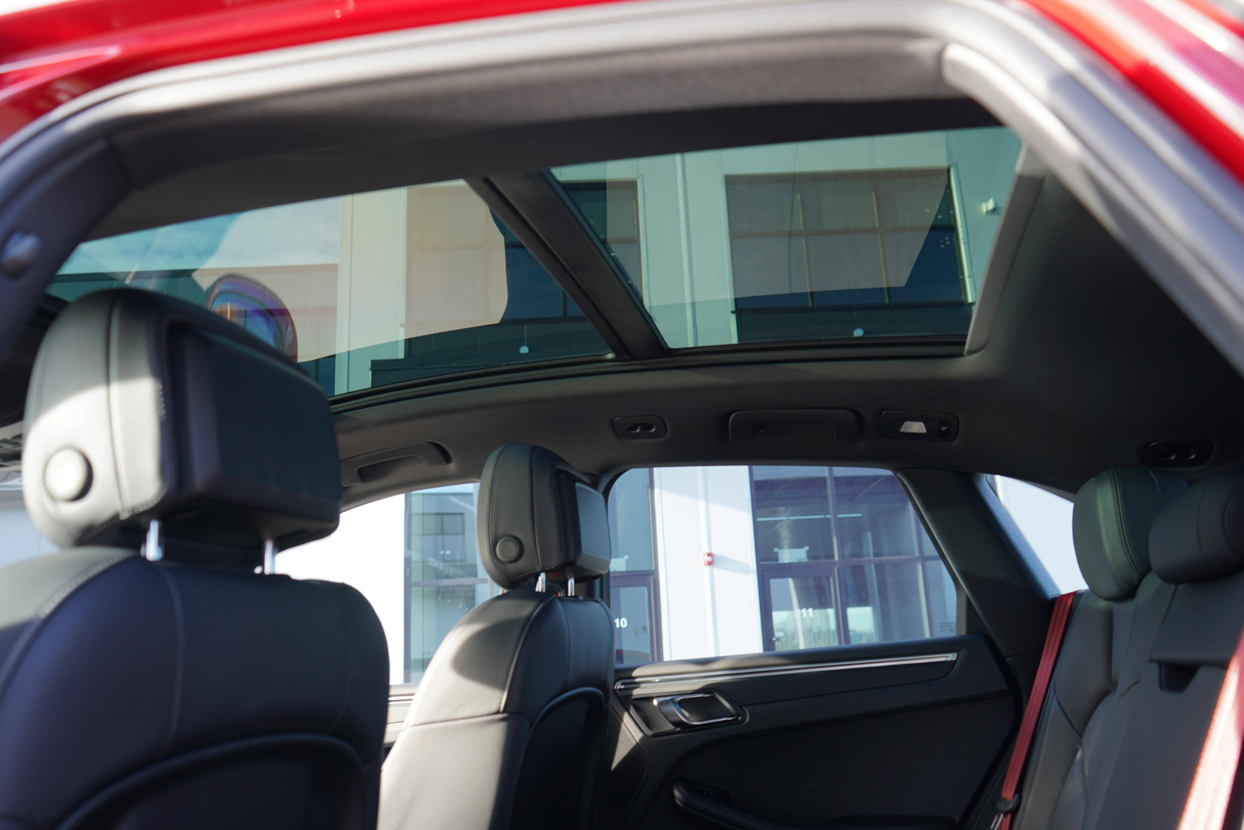 /worldwidemodernauto/2019-Porsche-Macan-2670349314806042.jpg