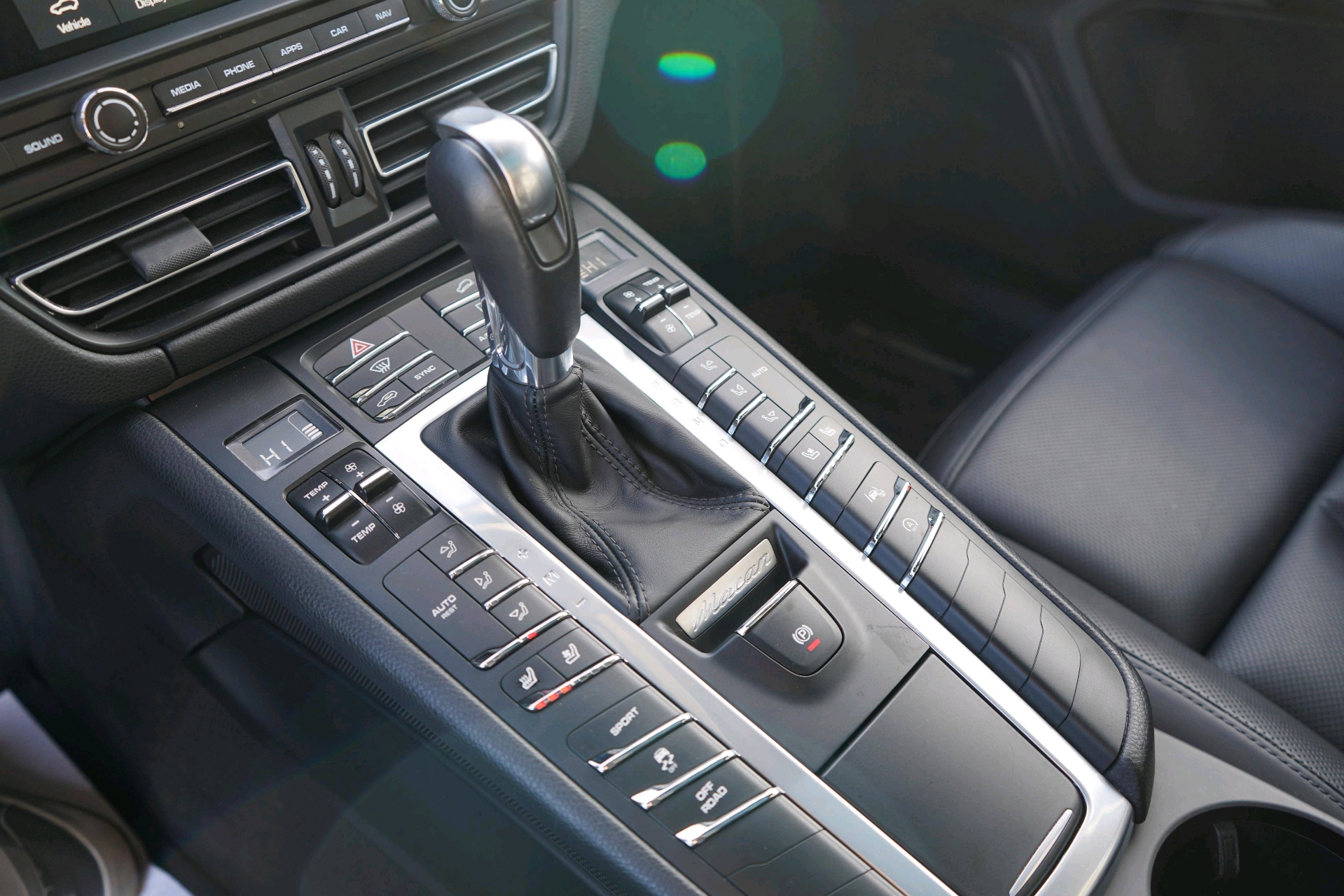 /worldwidemodernauto/2019-Porsche-Macan-9502285494709772.jpg