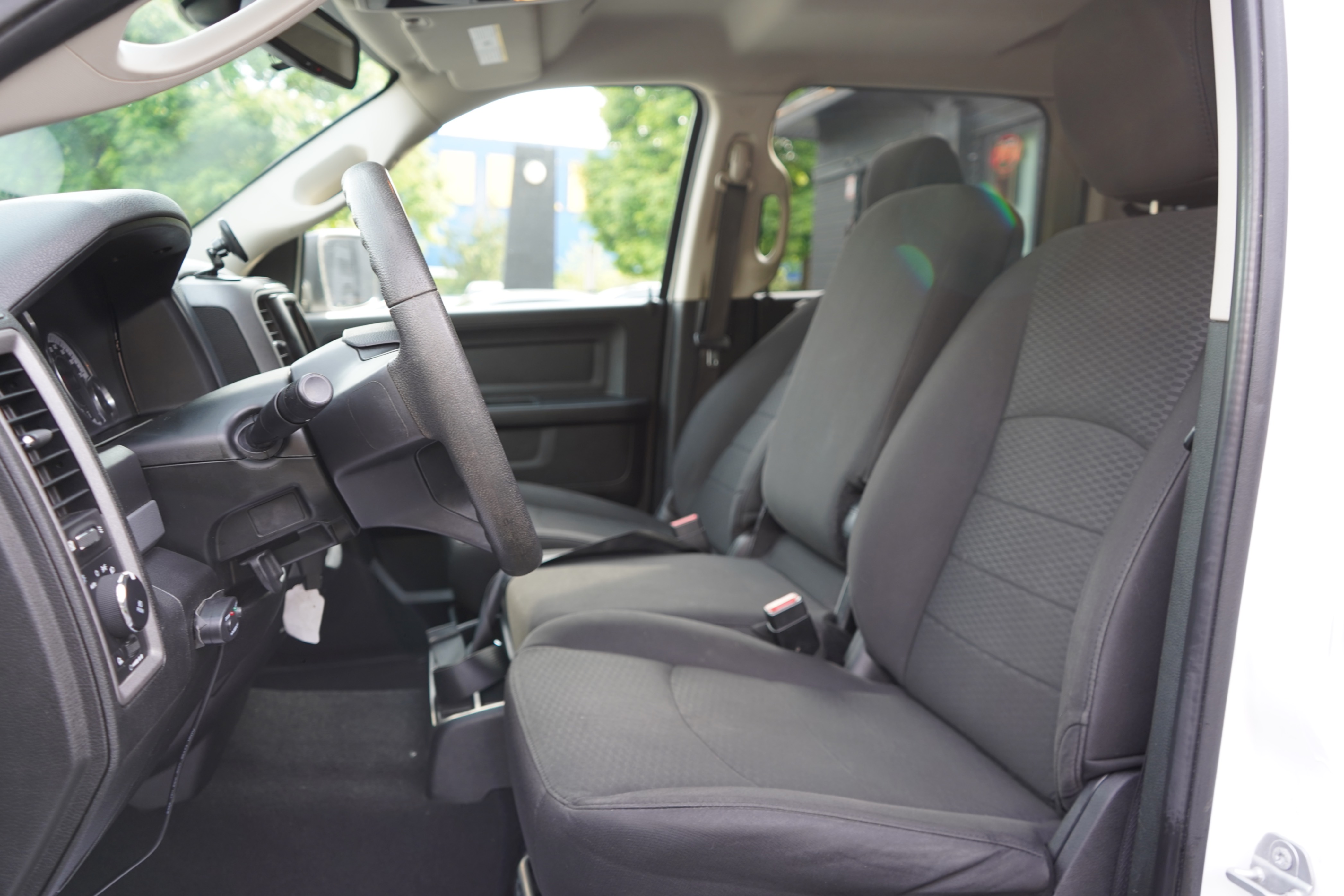 /worldwidemodernauto/2019-Ram-1500Classic-007253617438268911.jpg
