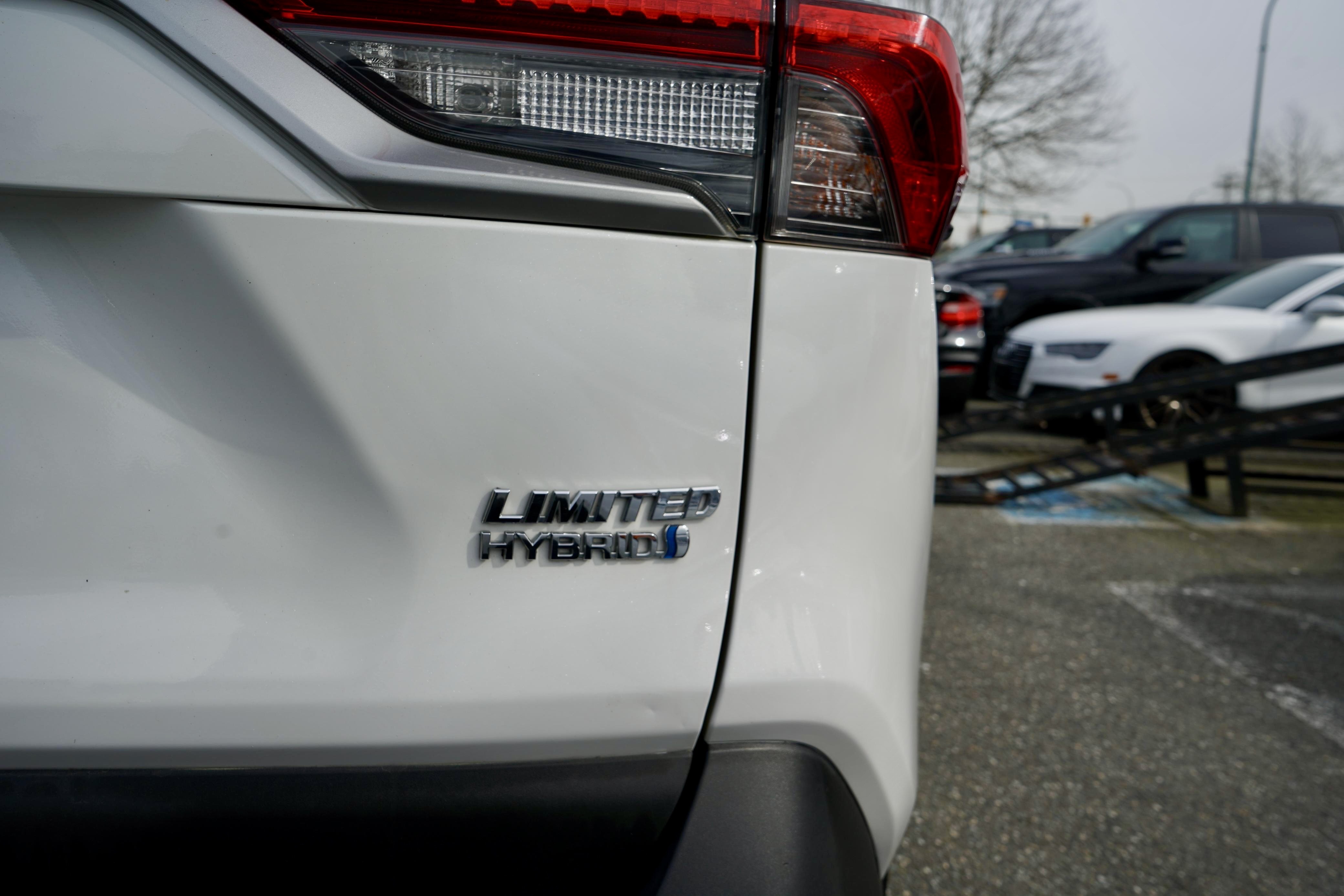 /worldwidemodernauto/2019-Toyota-RAV4-1078175839051212.jpg