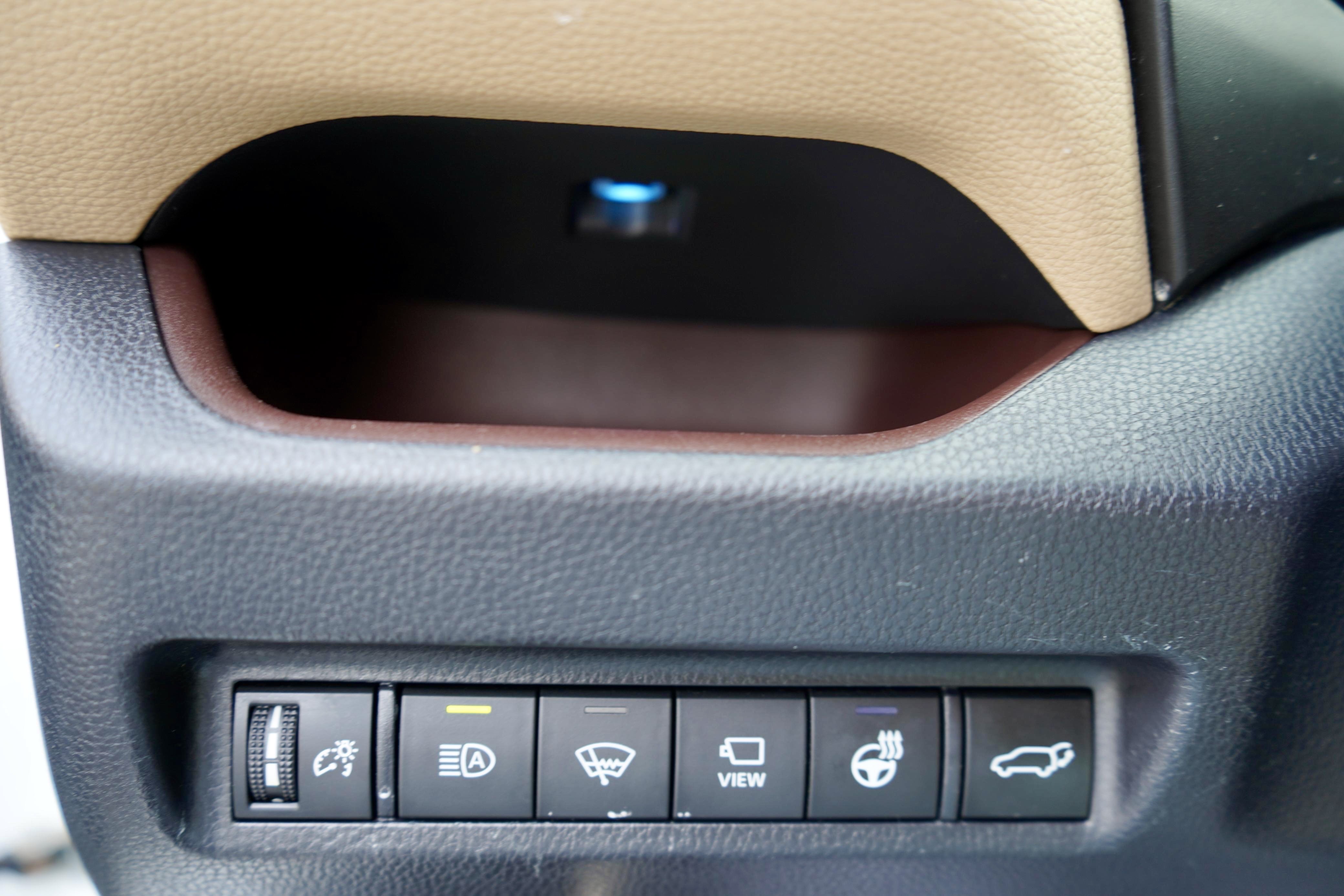/worldwidemodernauto/2019-Toyota-RAV4-8103597989918037.jpg