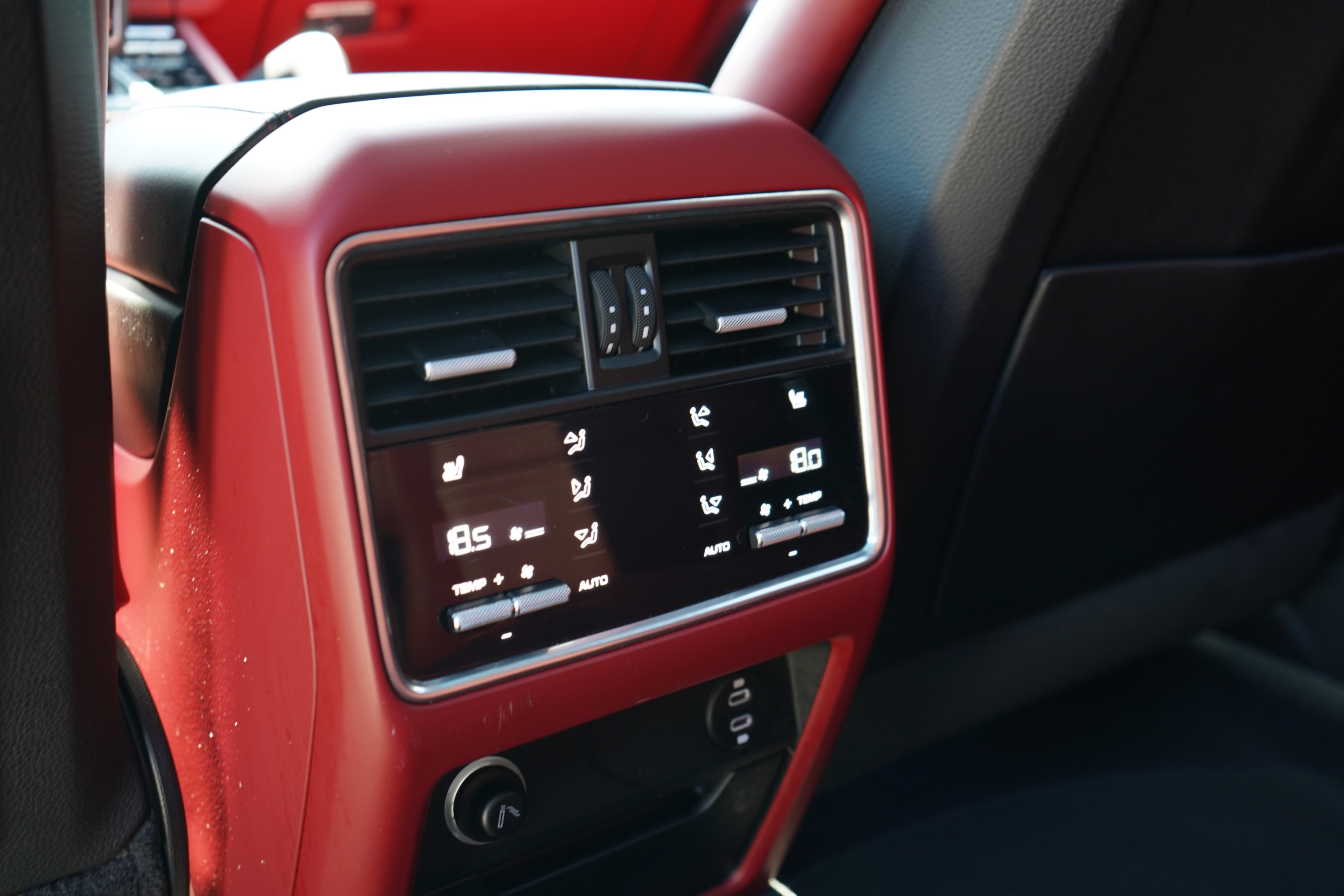 /worldwidemodernauto/2020-Porsche-Cayenne-13729718205296804.jpg