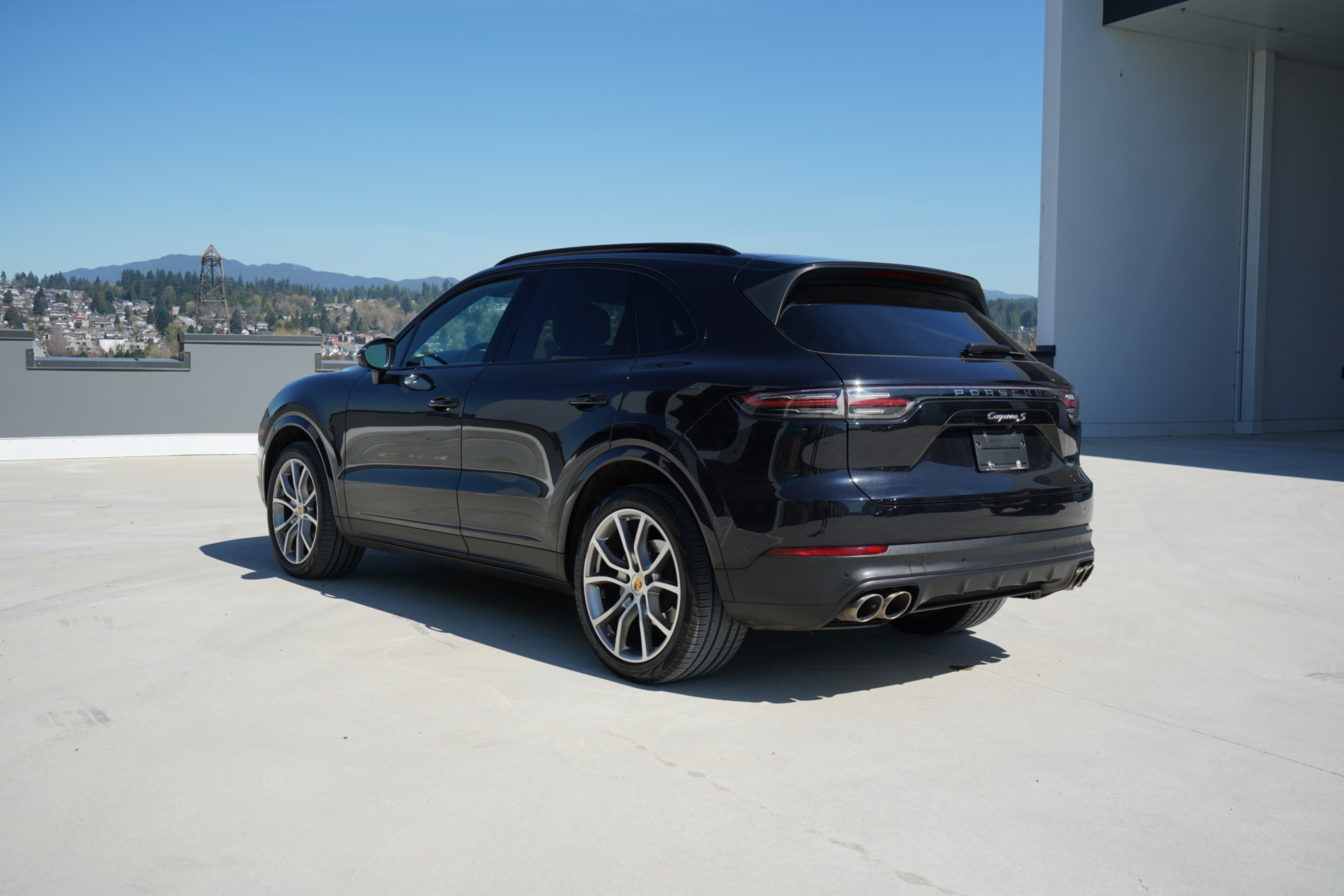 /worldwidemodernauto/2020-Porsche-Cayenne-1695538510127883.jpg