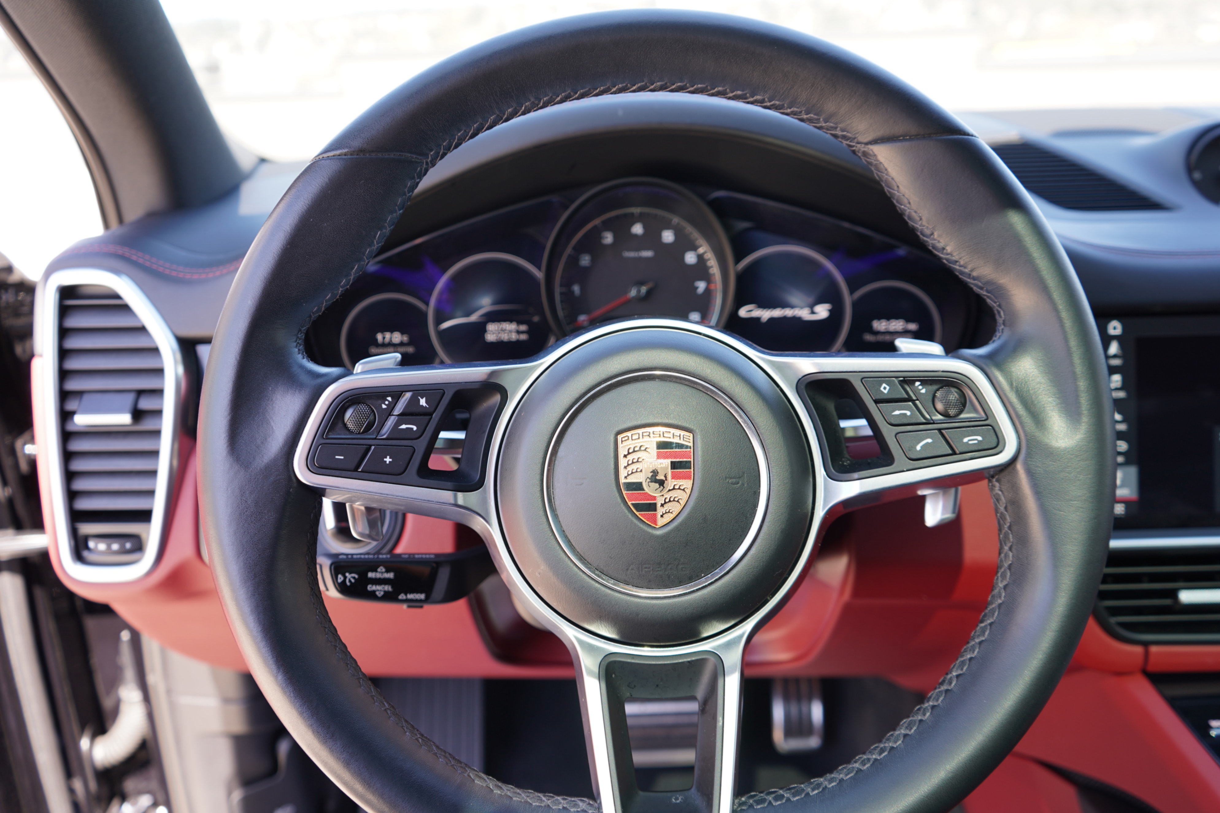 /worldwidemodernauto/2020-Porsche-Cayenne-21498387937356878.jpg