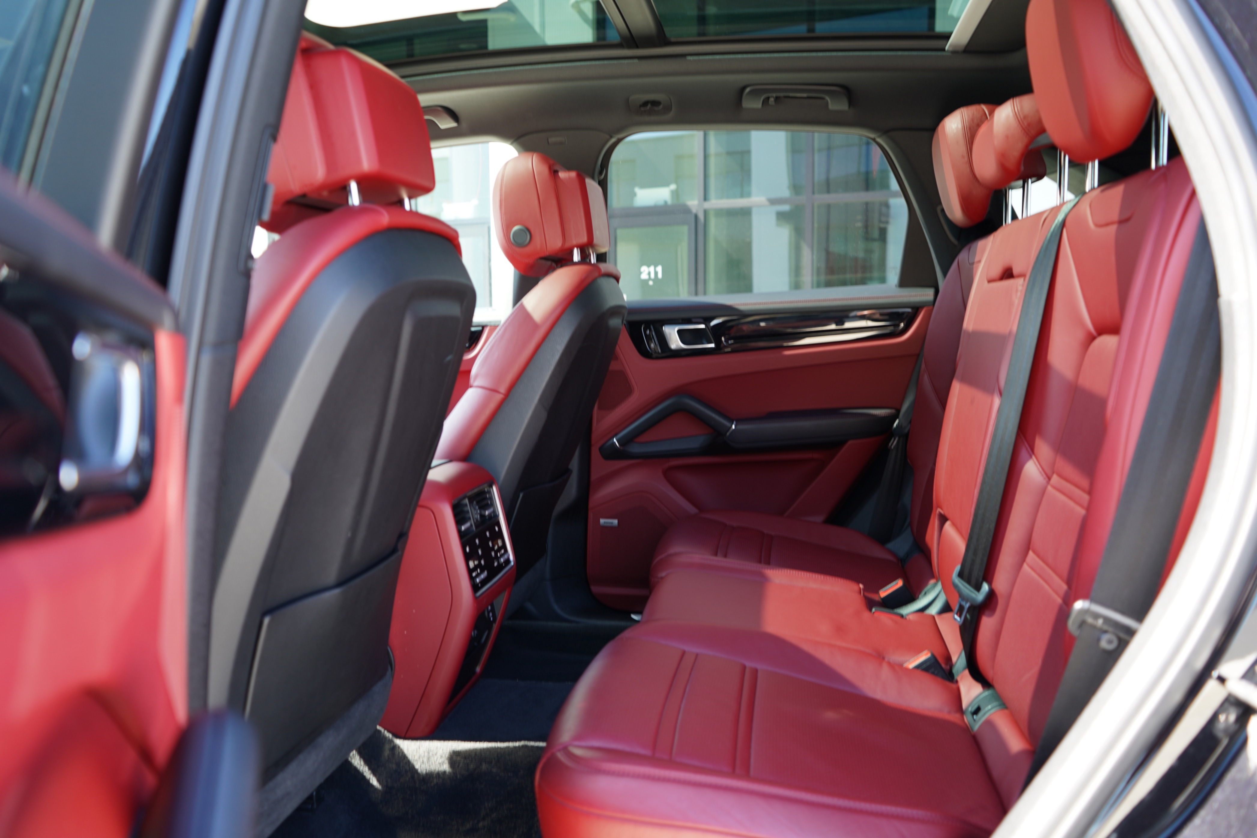 /worldwidemodernauto/2020-Porsche-Cayenne-25943283780408555.jpg