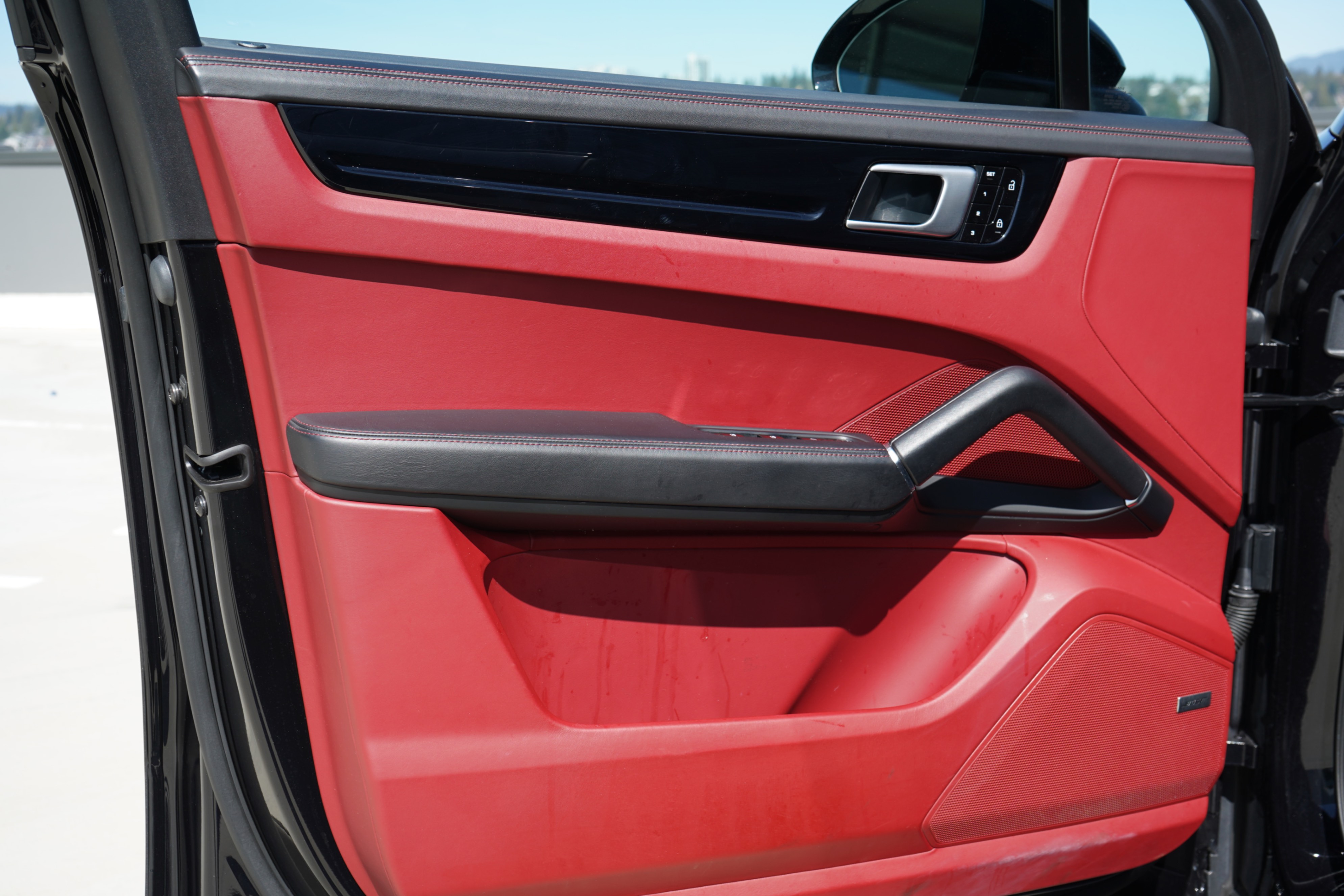 /worldwidemodernauto/2020-Porsche-Cayenne-3896408516423544.jpg