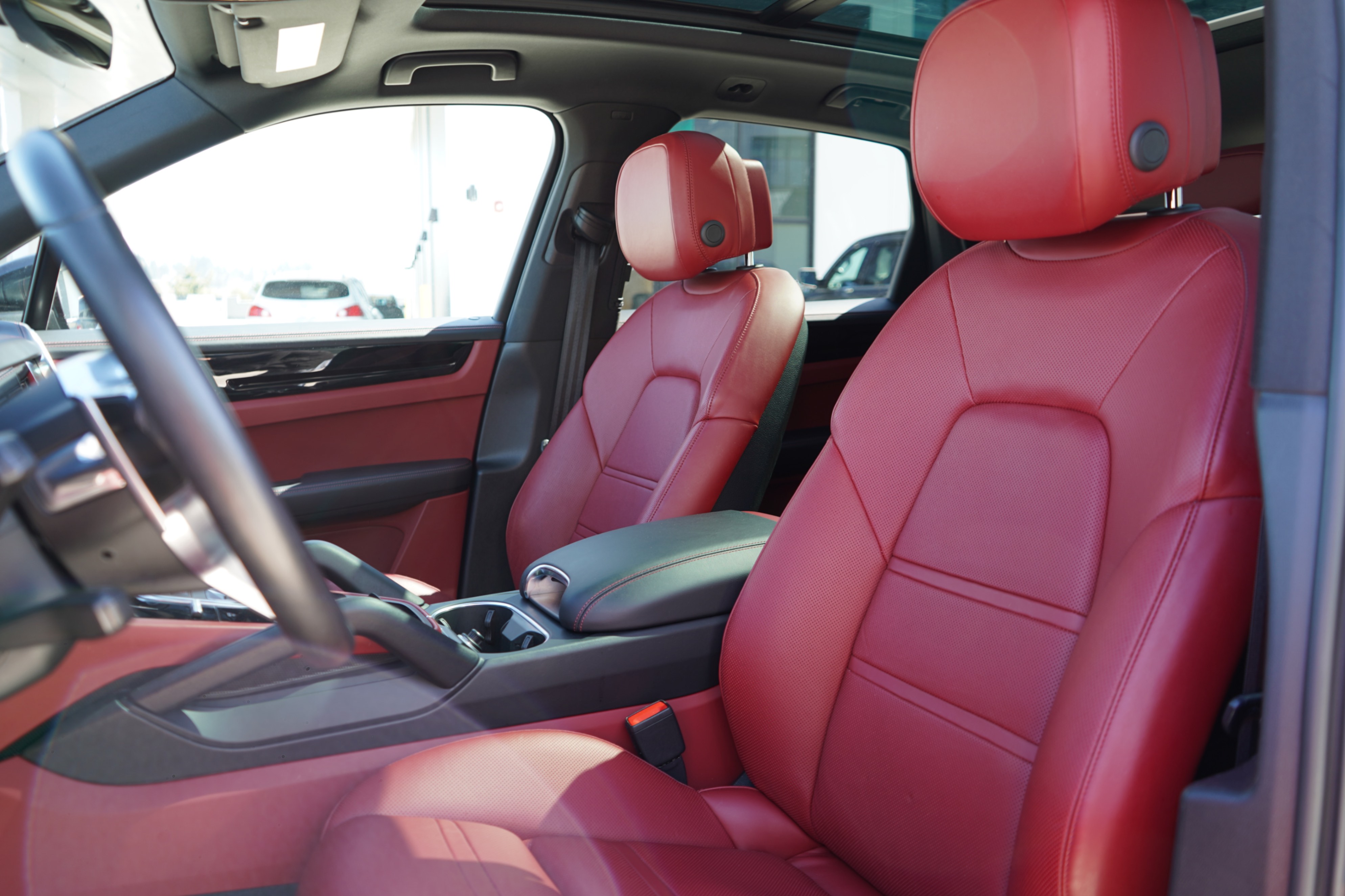 /worldwidemodernauto/2020-Porsche-Cayenne-5994310047984481.jpg
