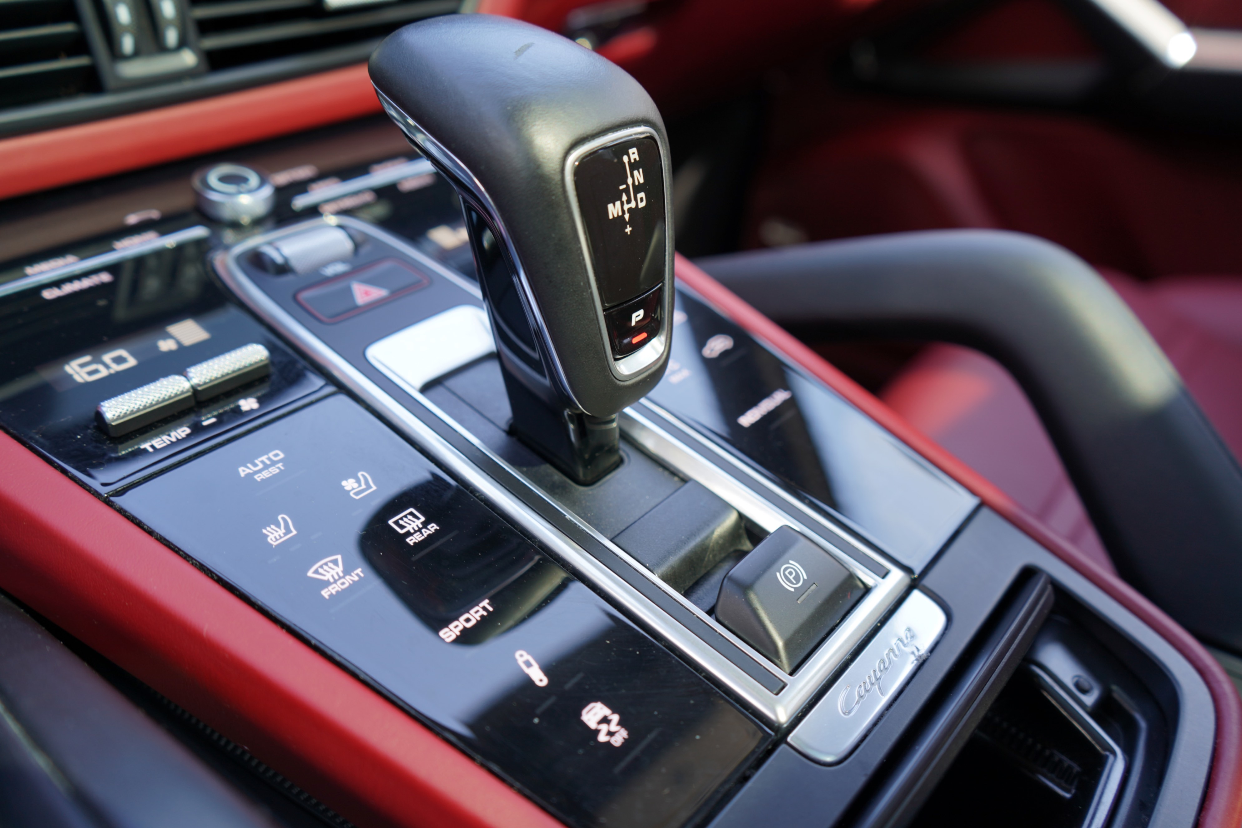/worldwidemodernauto/2020-Porsche-Cayenne-7031906985543475.jpg