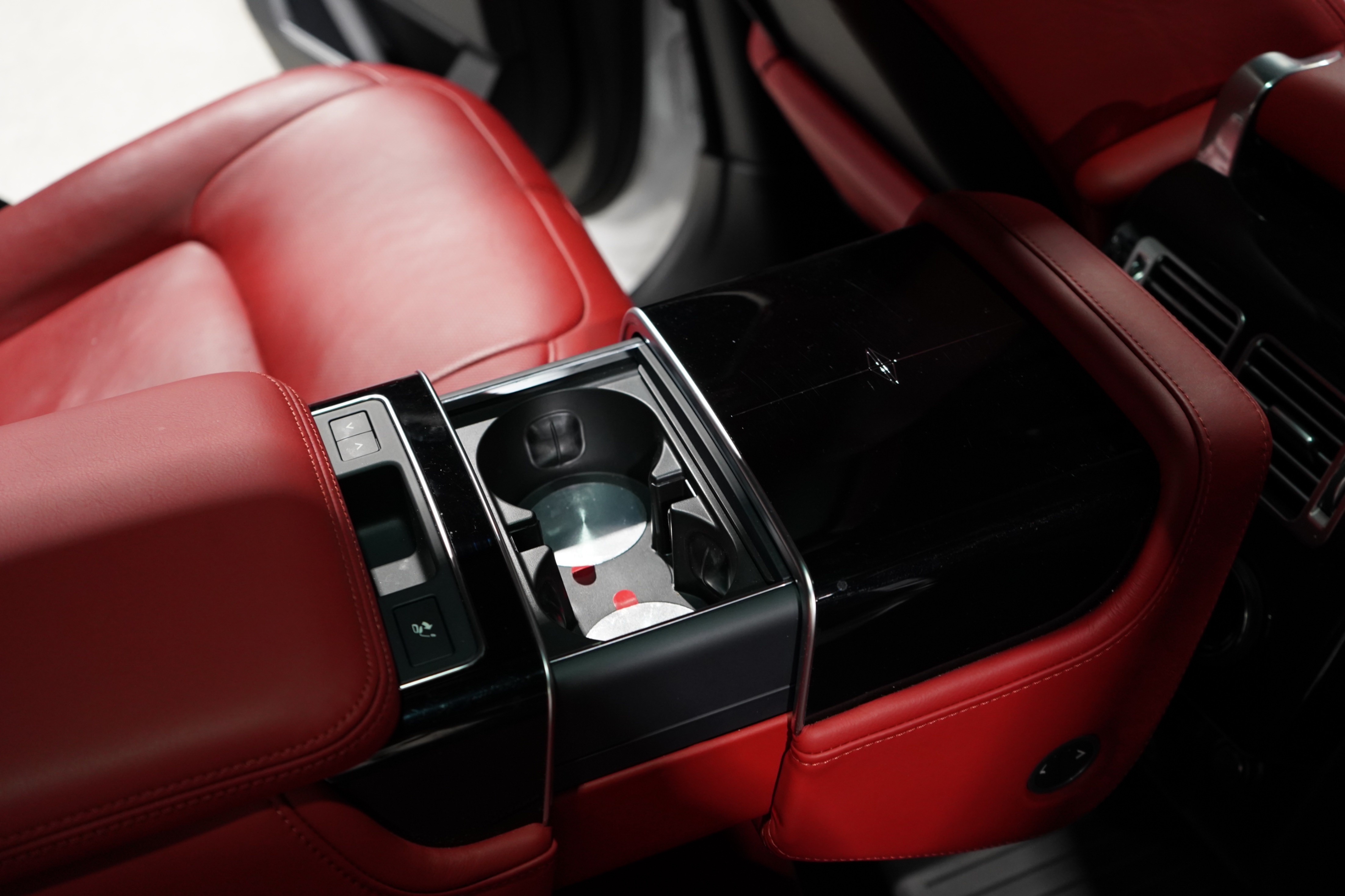 /worldwidemodernauto/2021-LandRover-RangeRover-14121159760310364.jpg