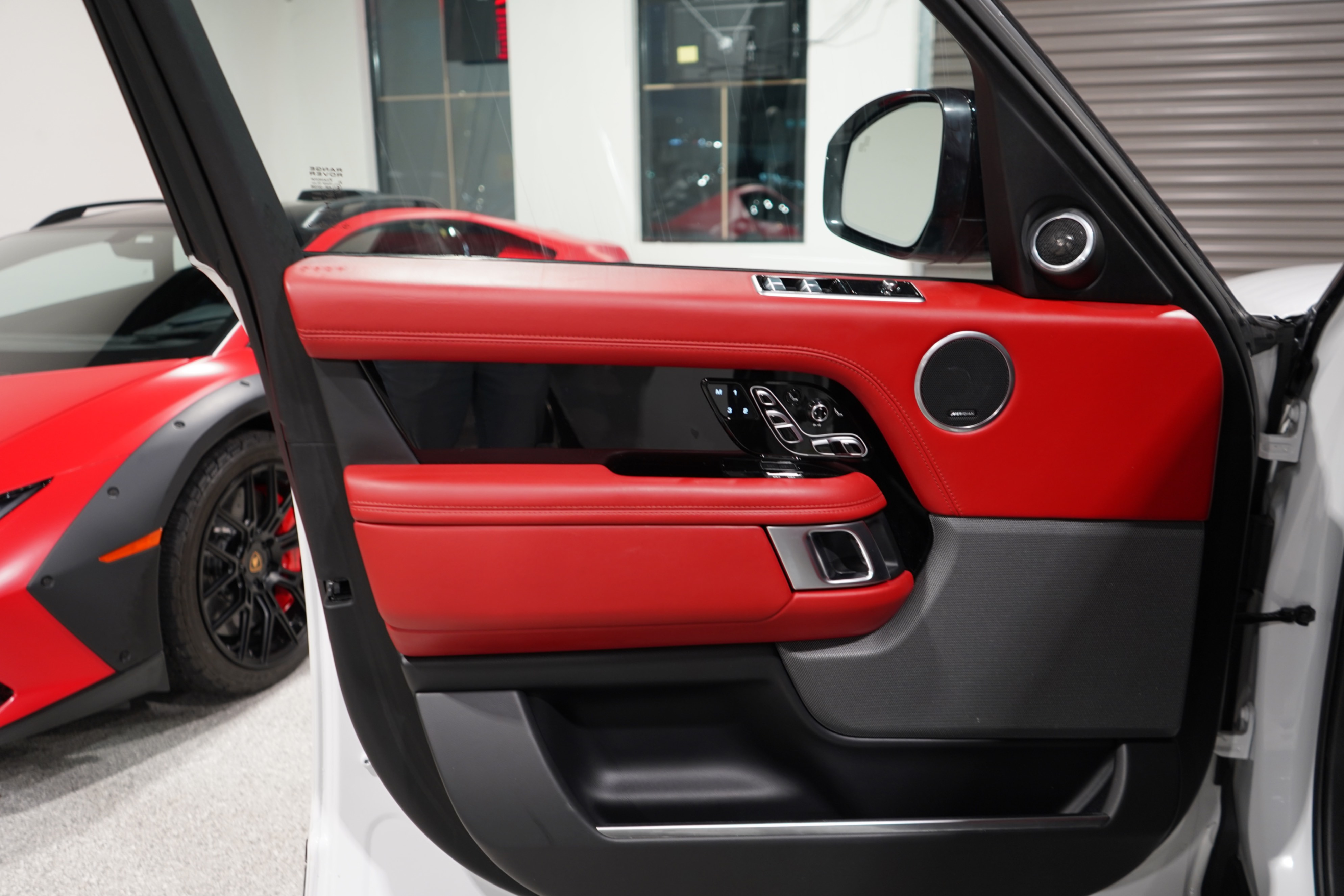 /worldwidemodernauto/2021-LandRover-RangeRover-3985097095471657.jpg