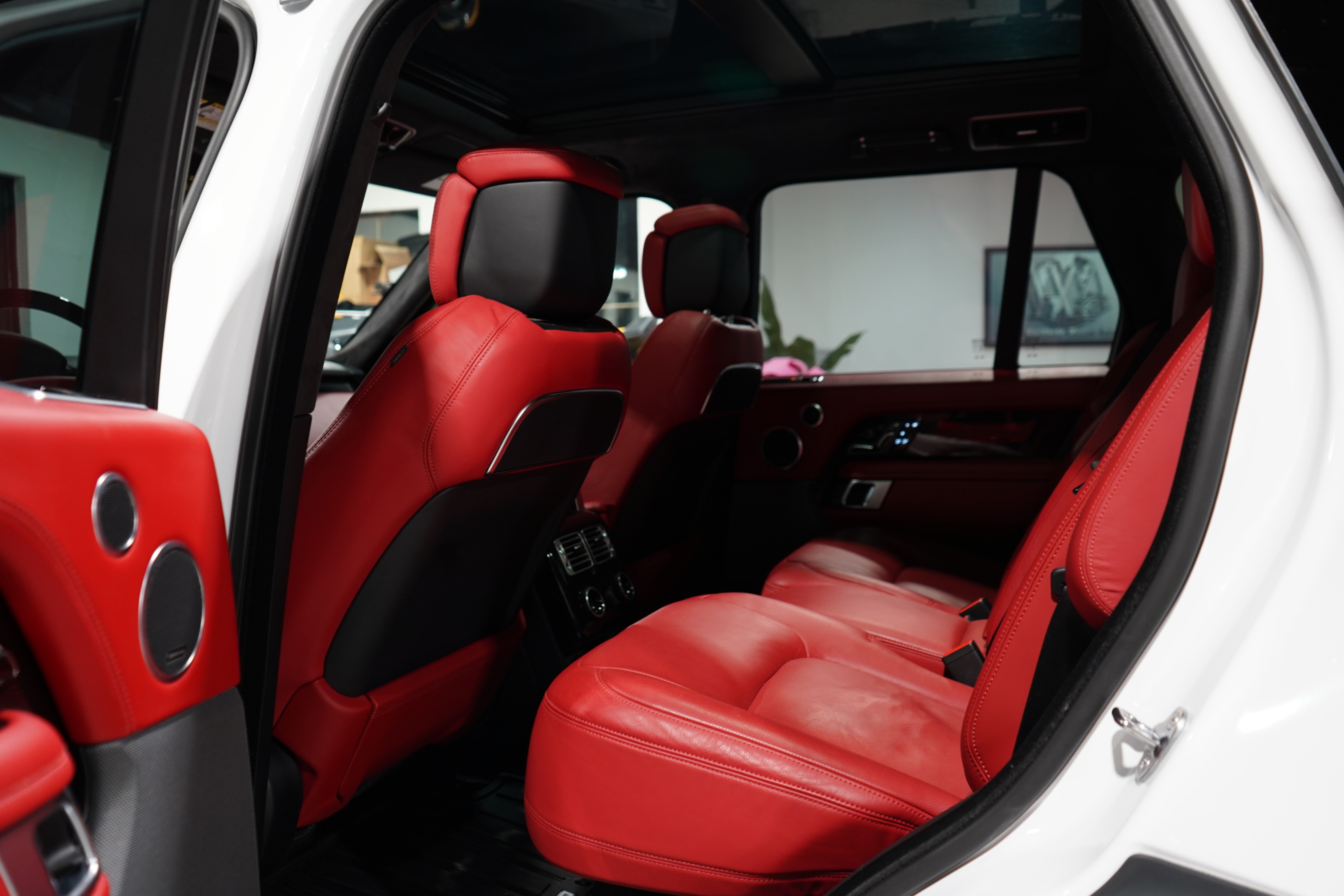 /worldwidemodernauto/2021-LandRover-RangeRover-8242020601758802.jpg