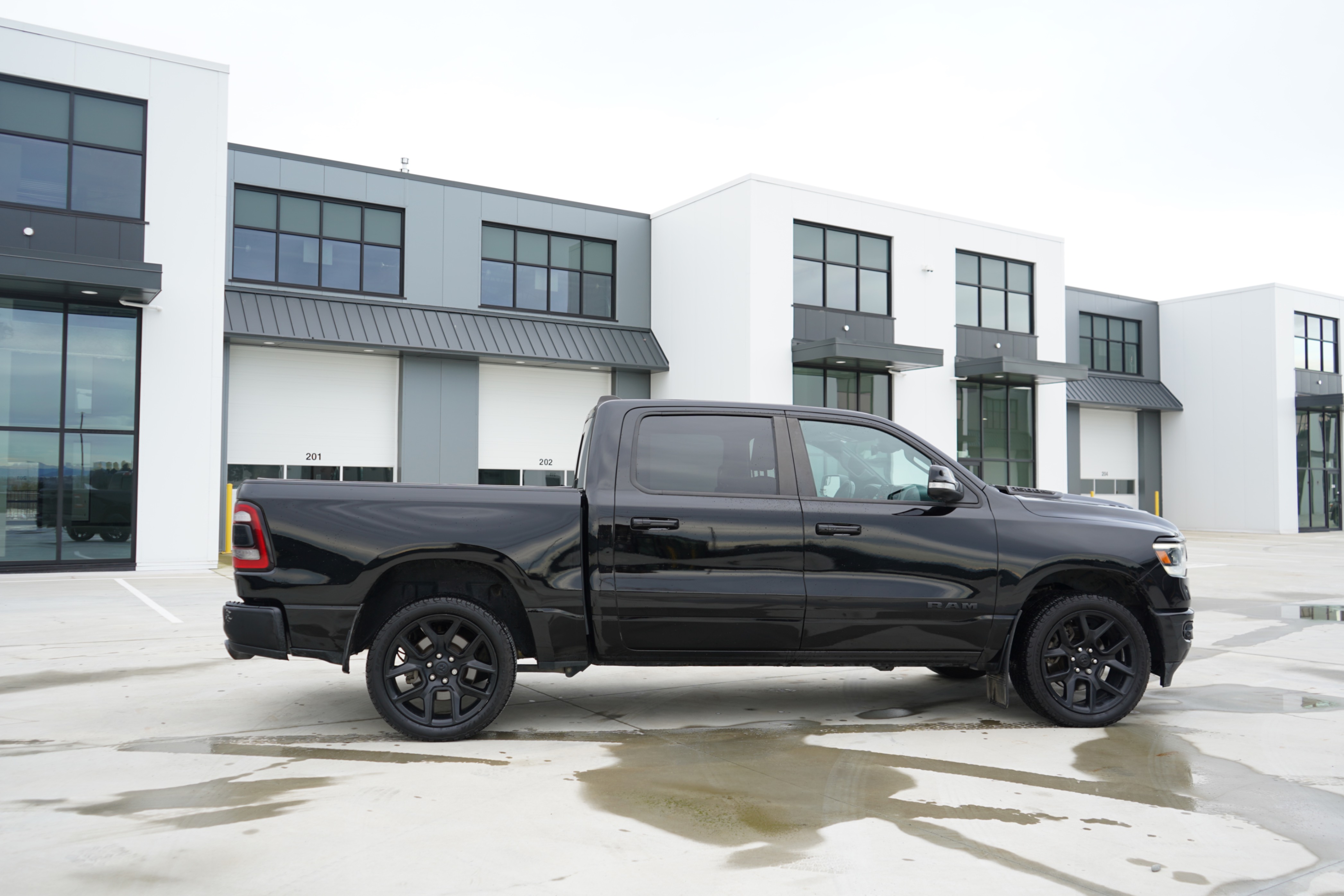 /worldwidemodernauto/2021-Ram-1500-8569728990801693.jpg