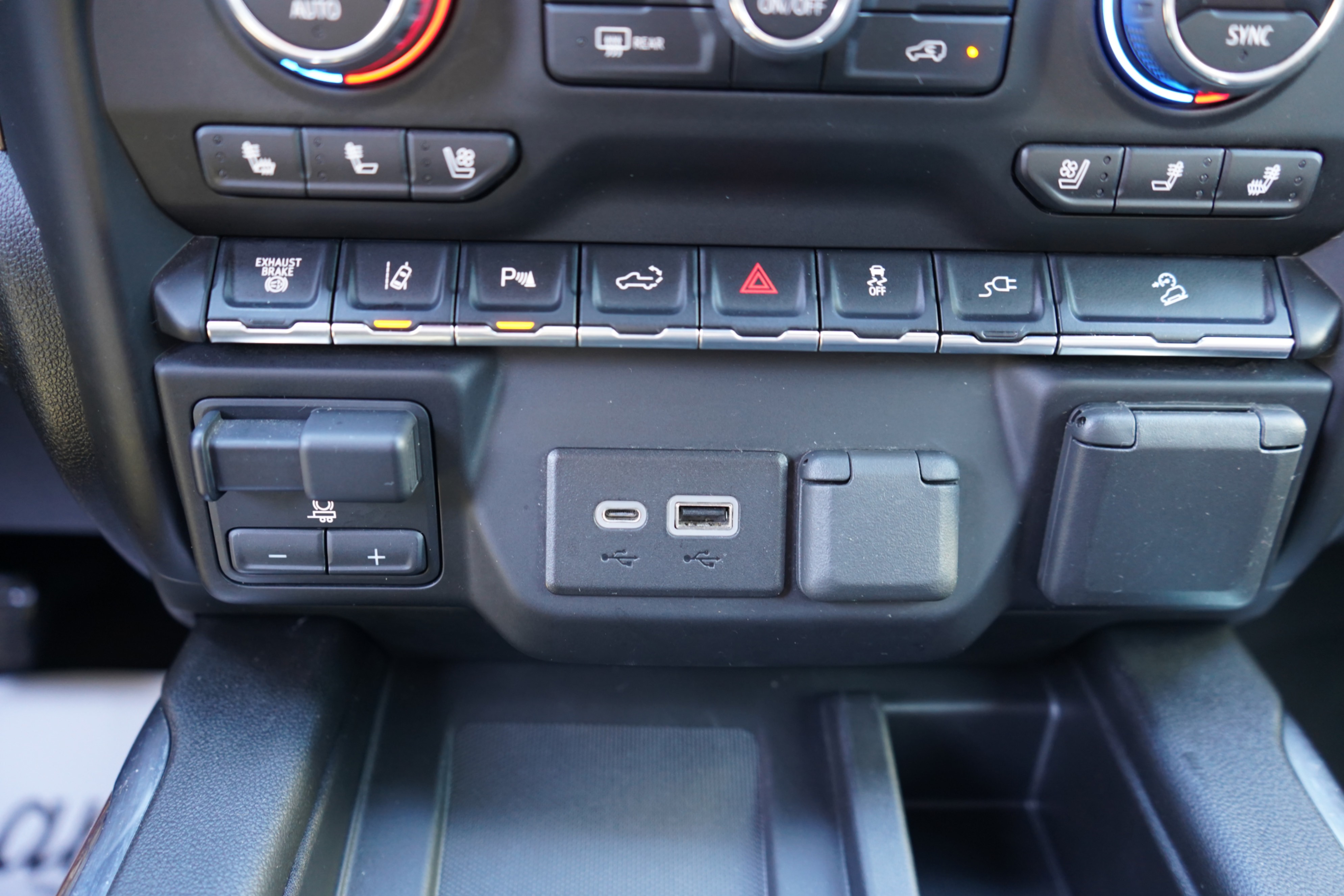 /worldwidemodernauto/2022-Chevrolet-Silverado3500HD-7067787089736719.jpg