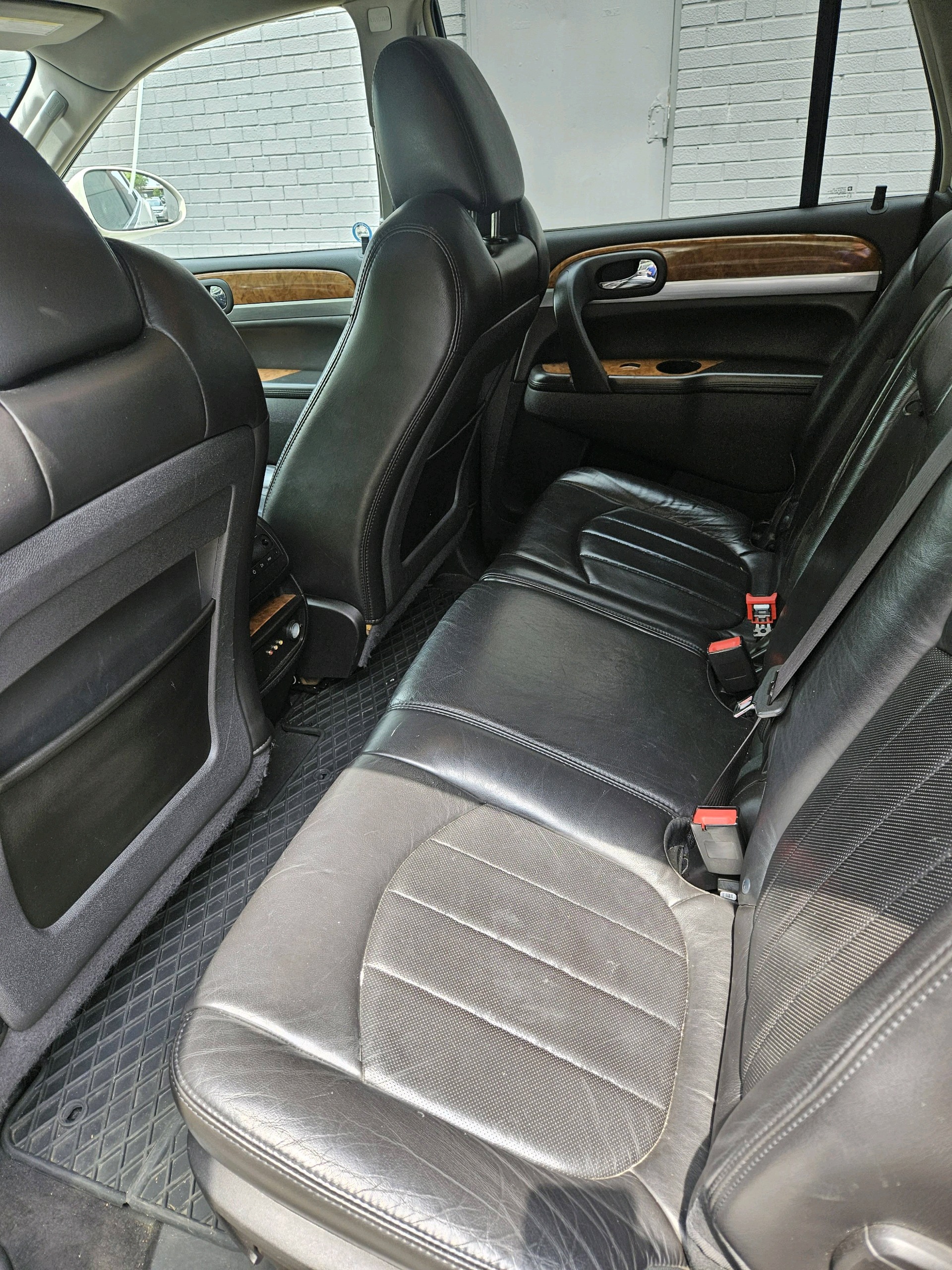 /xsellfinecars/2010-Buick-Enclave-11935979399147922.jpg
