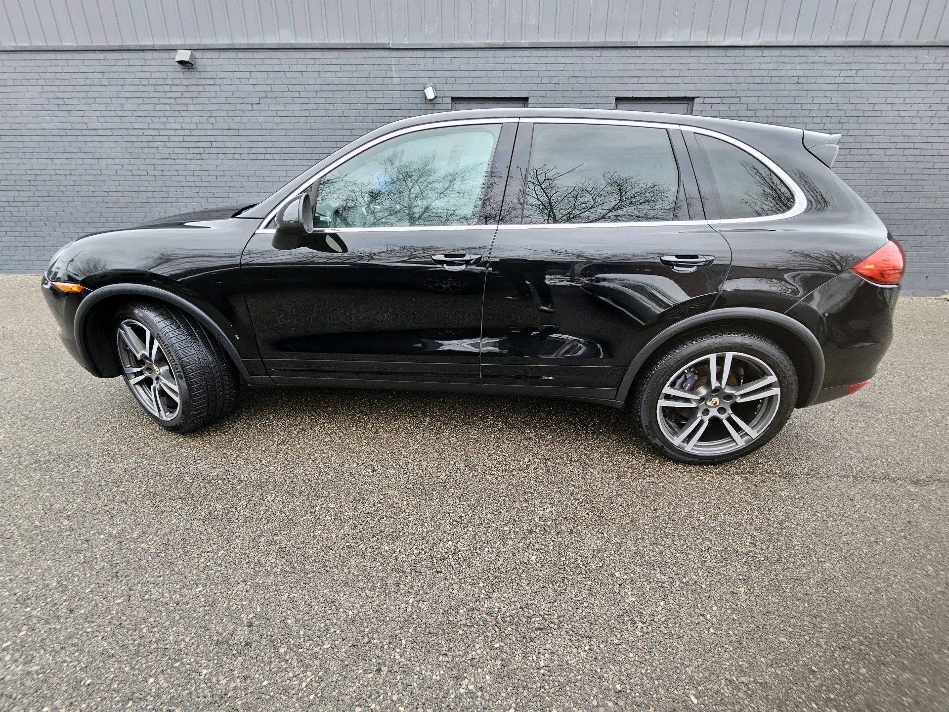 /xsellfinecars/2012-Porsche-Cayenne-17133762429221422.jpg