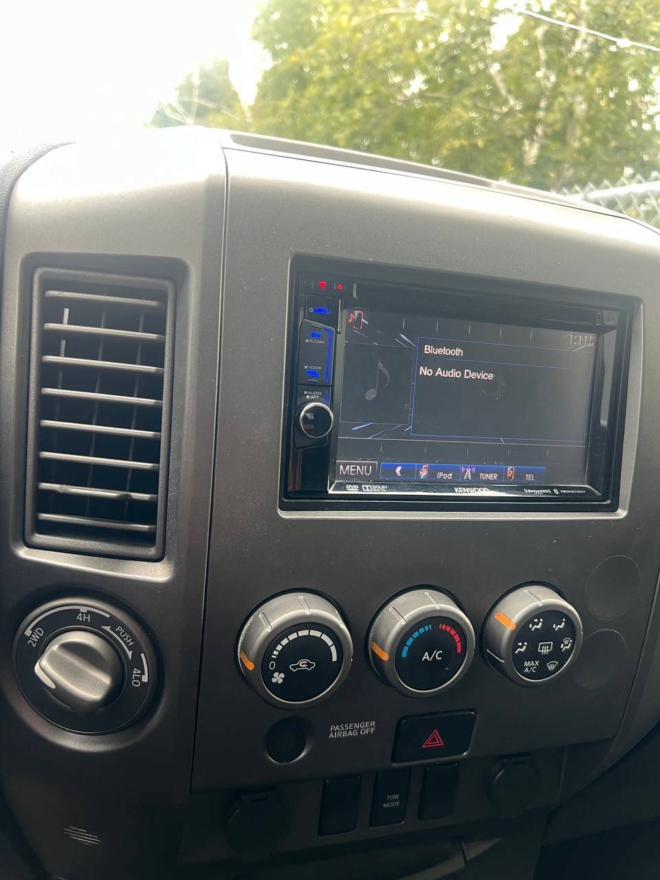 /xsellfinecars/2015-Nissan-Titan-006801391647345945.jpg