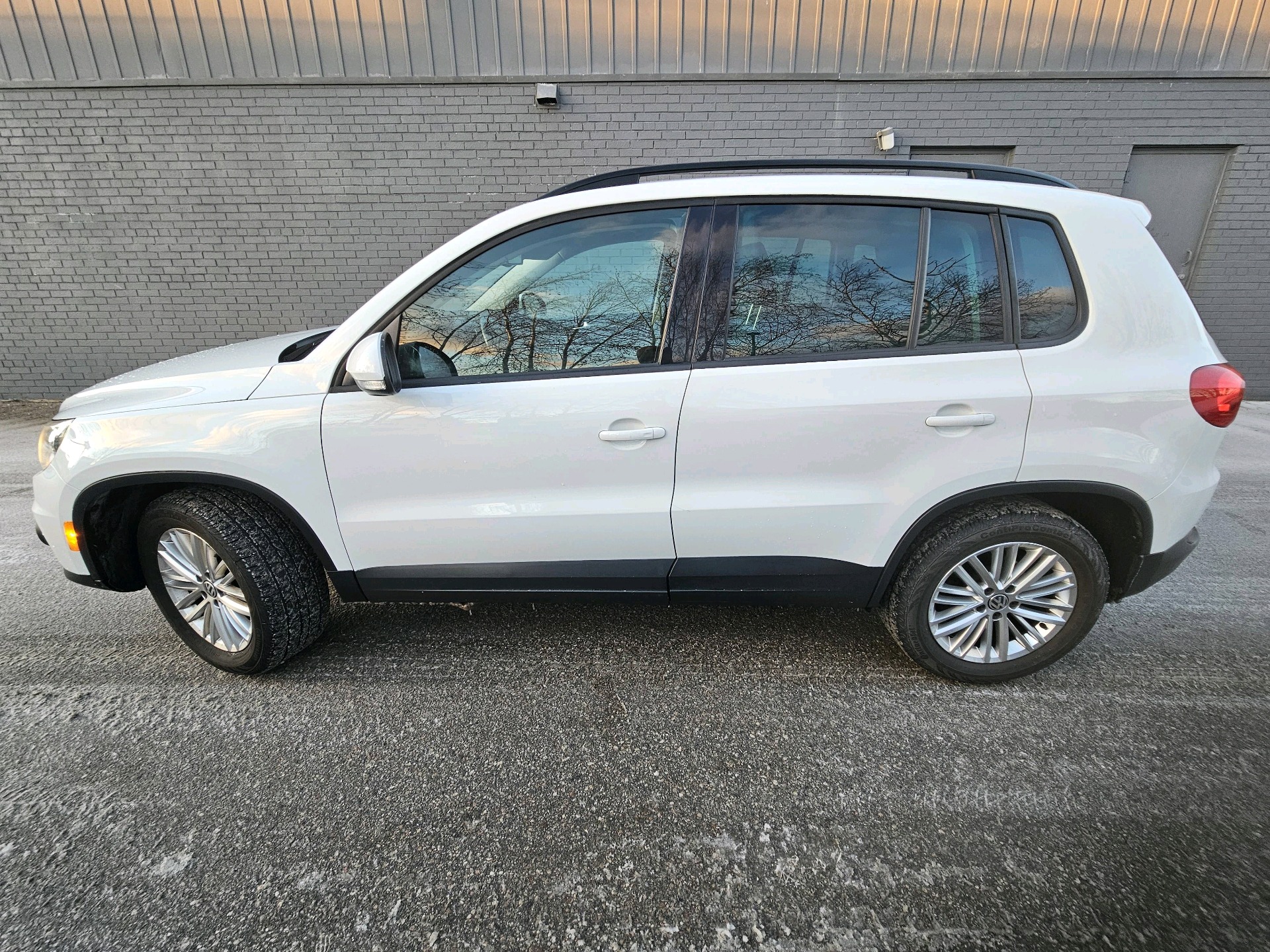 /xsellfinecars/2016-Volkswagen-Tiguan-008729362734661184.jpg