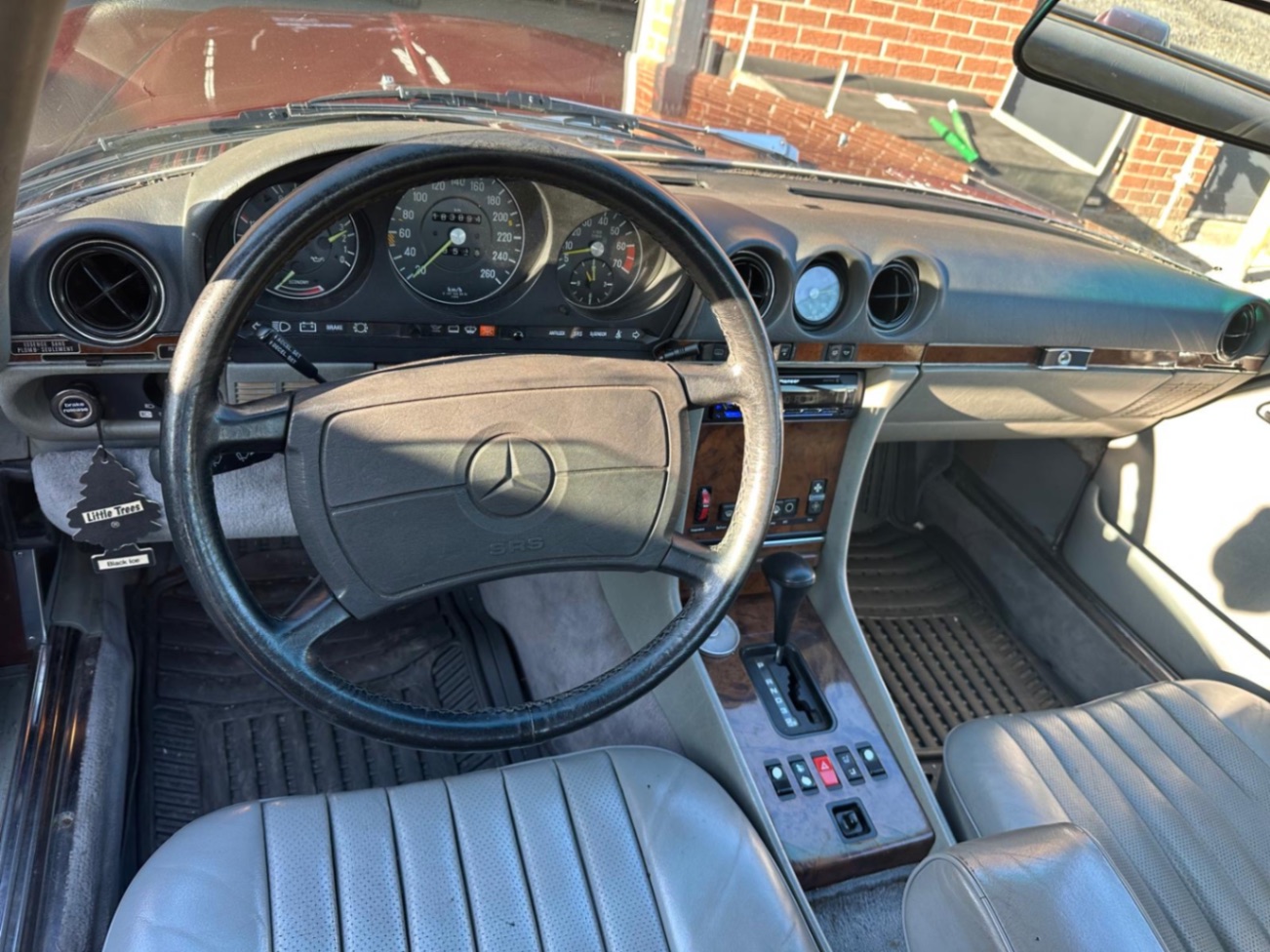 /yarafinecars/1986-Mercedes-Benz-560Series-019485906754224125.jpg