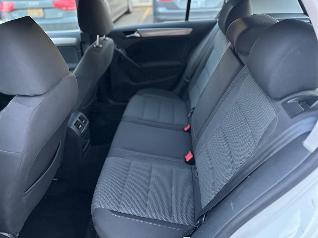 /yarafinecars/2011-Volkswagen-Golf-8124731588821033.jpg