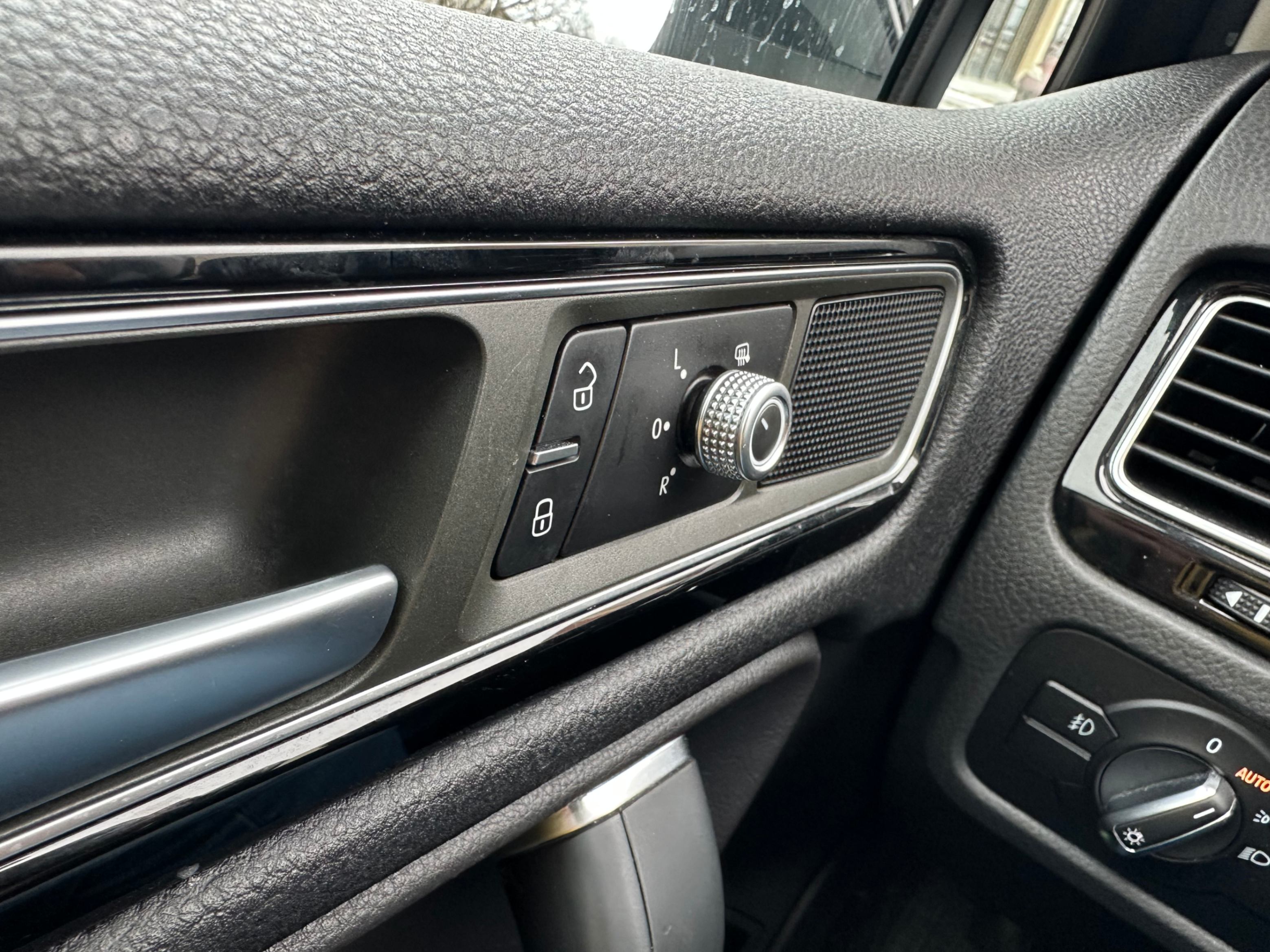 /yarafinecars/2015-Volkswagen-Touareg-08948999793156664.jpg